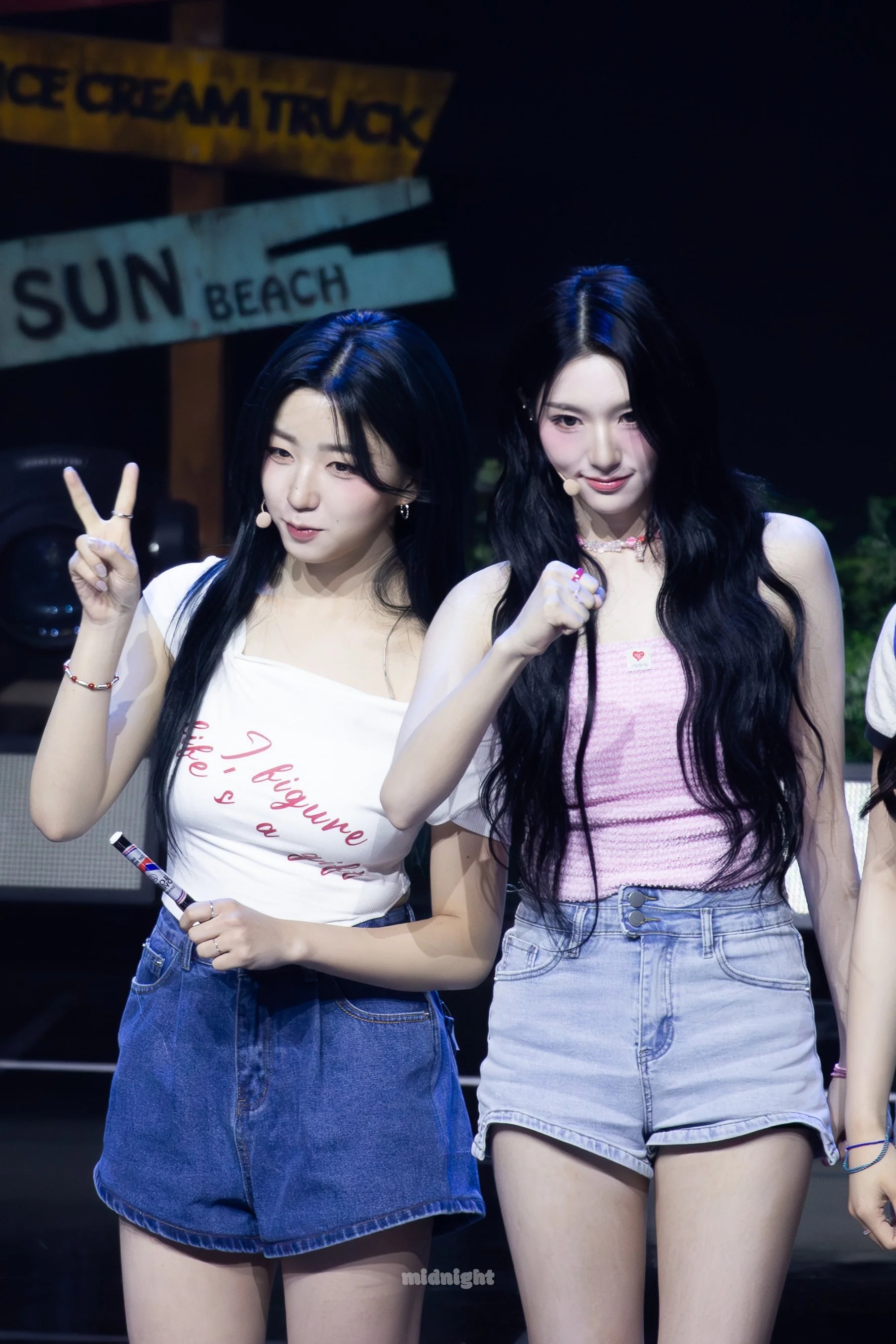 tripleS Sohyun Xinyu picture 1 of 3