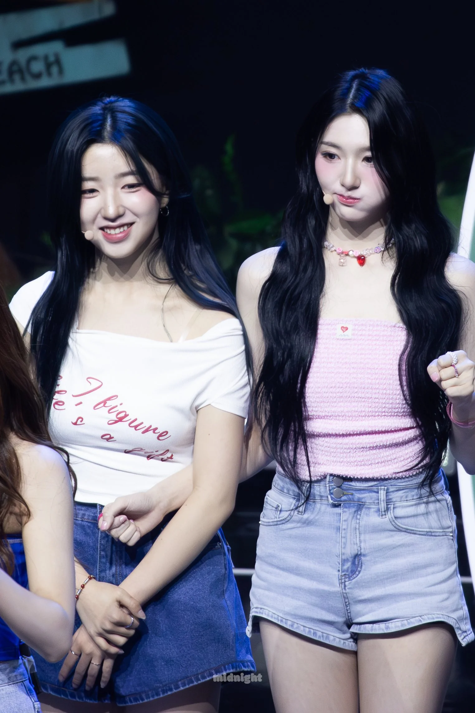 tripleS Sohyun Xinyu picture 2 of 3