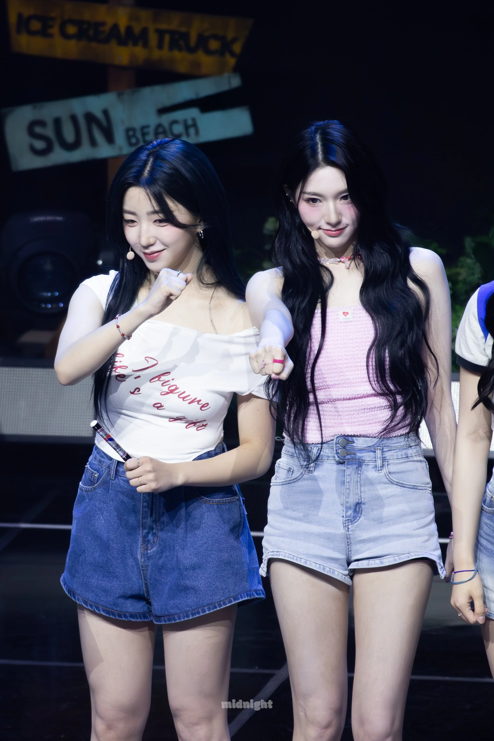 tripleS Sohyun Xinyu picture 3 of 3