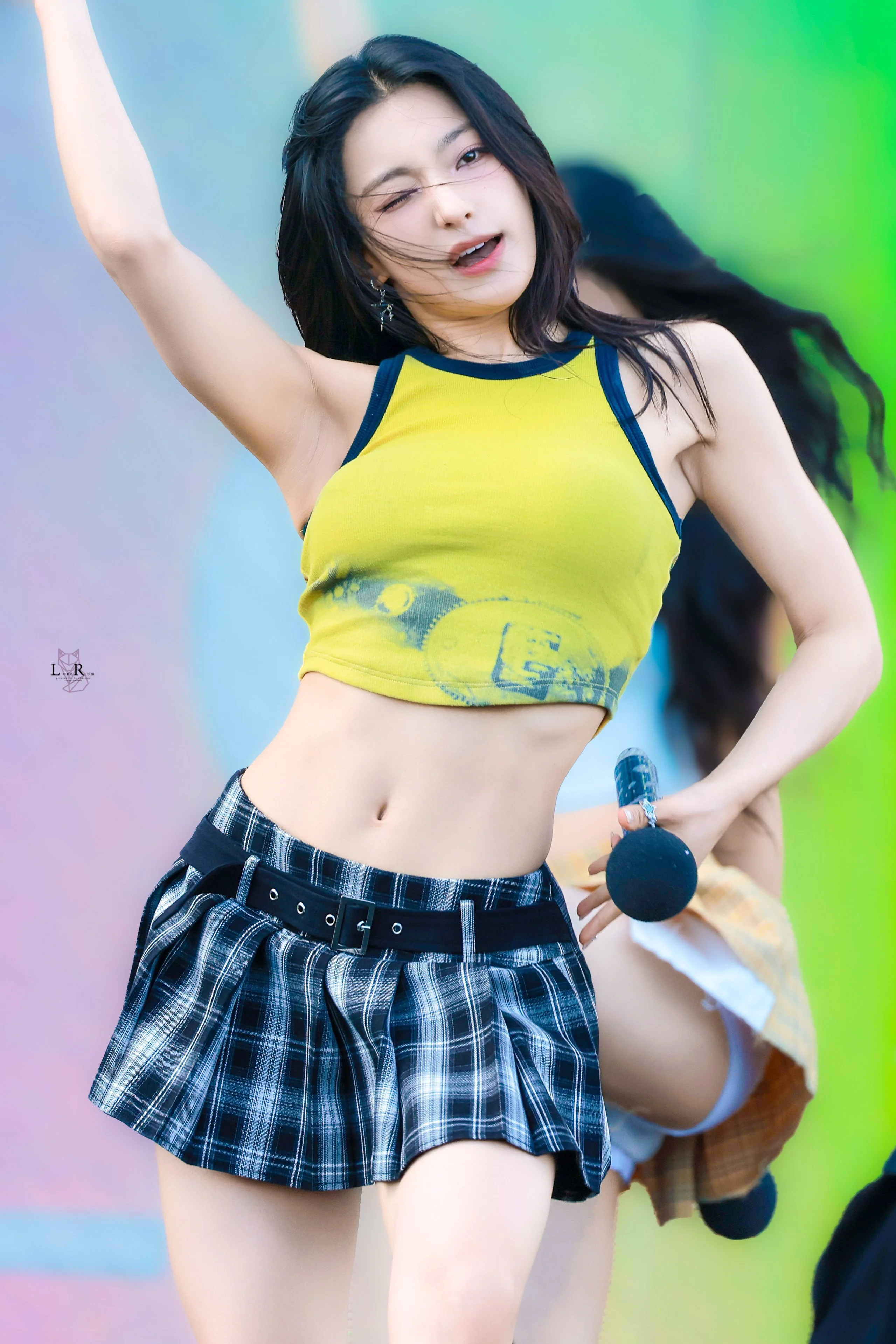 fromis_ 9 Saerom picture 2 of 3