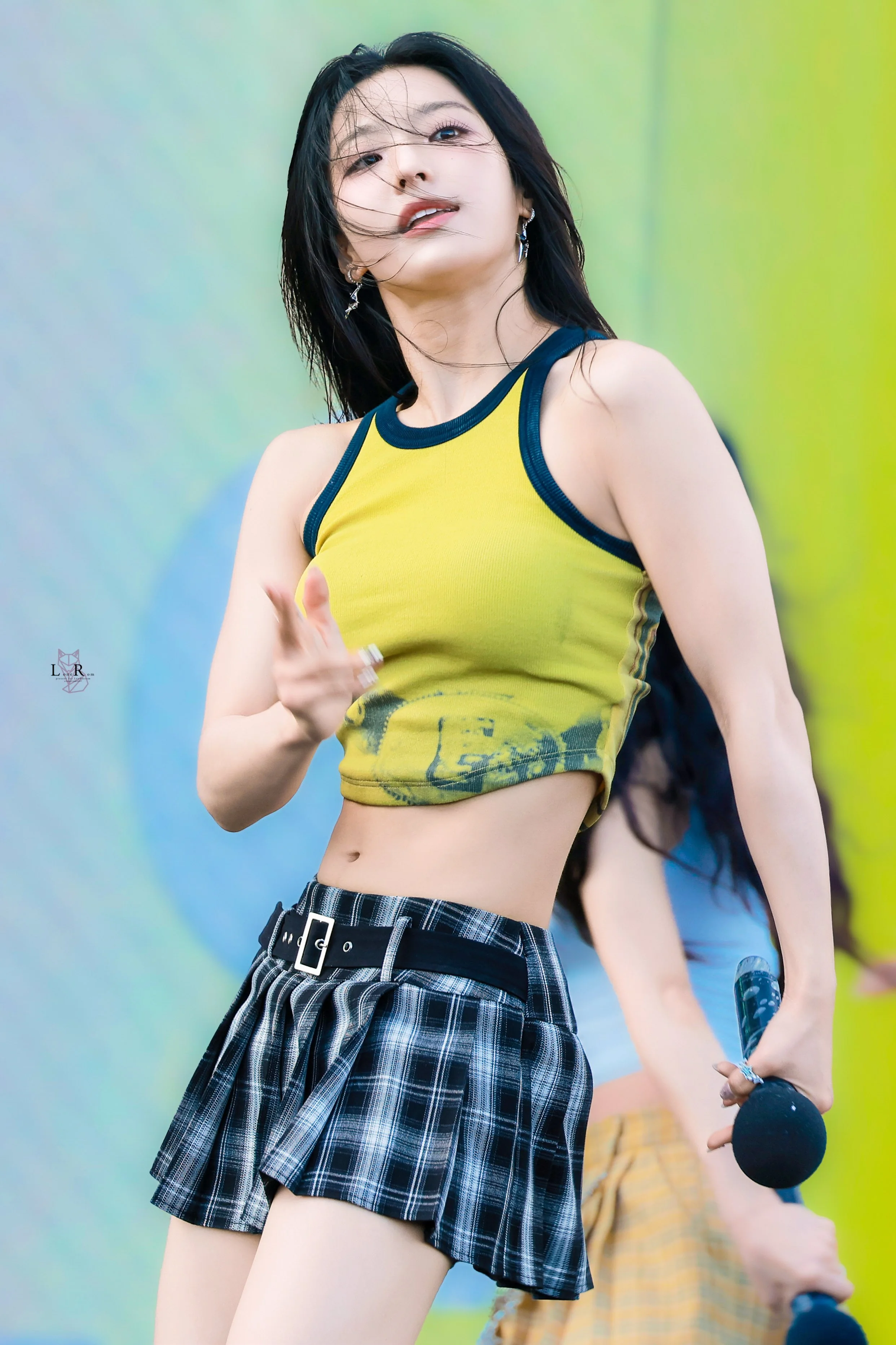 fromis_ 9 Saerom picture 3 of 3