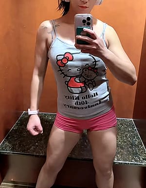 Lost 10 lbs and am under 140 lbs now. I lost so much muscle. 😩 Can you tell?'