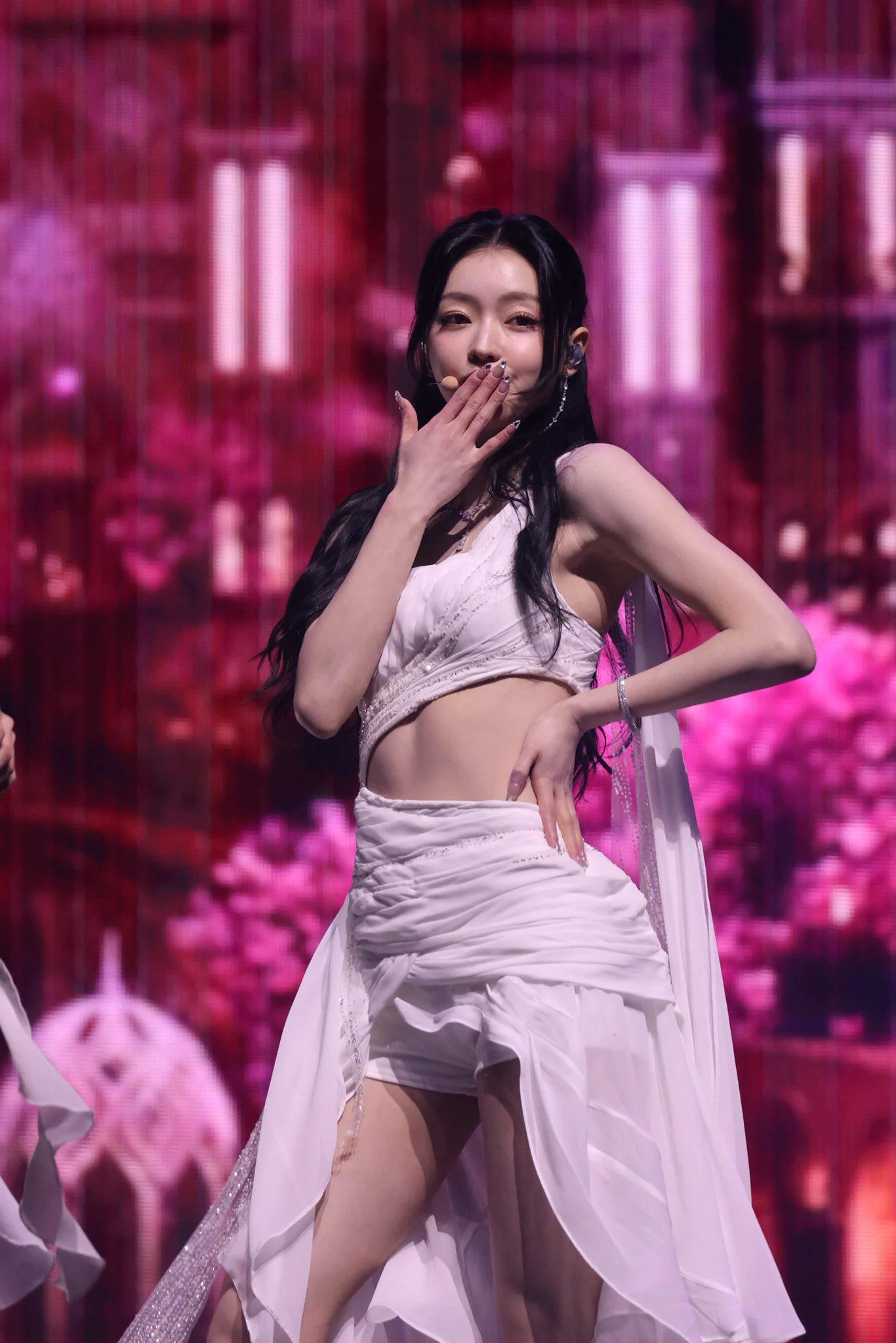 YooA picture 1 of 1