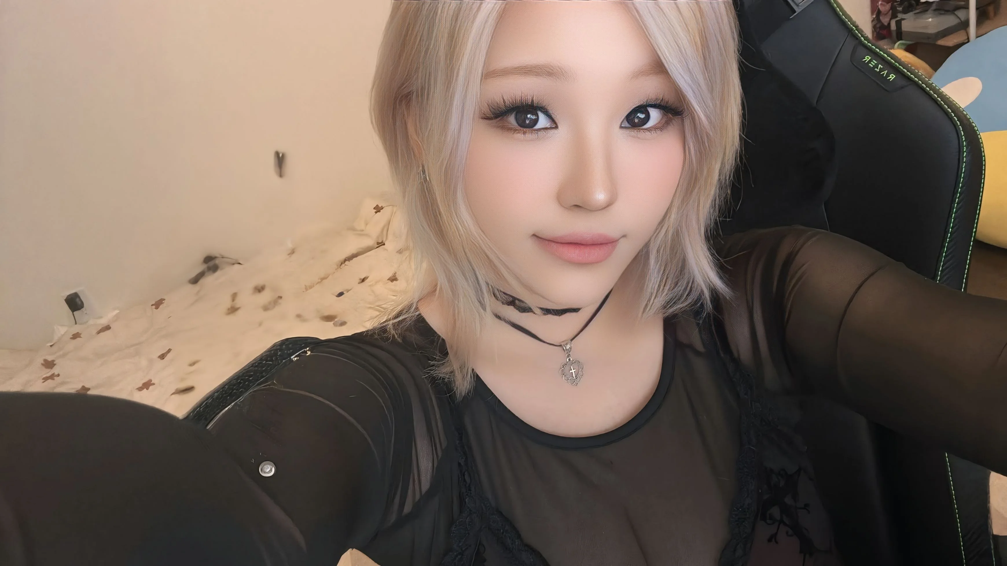 Asian blonde picture 1 of 1