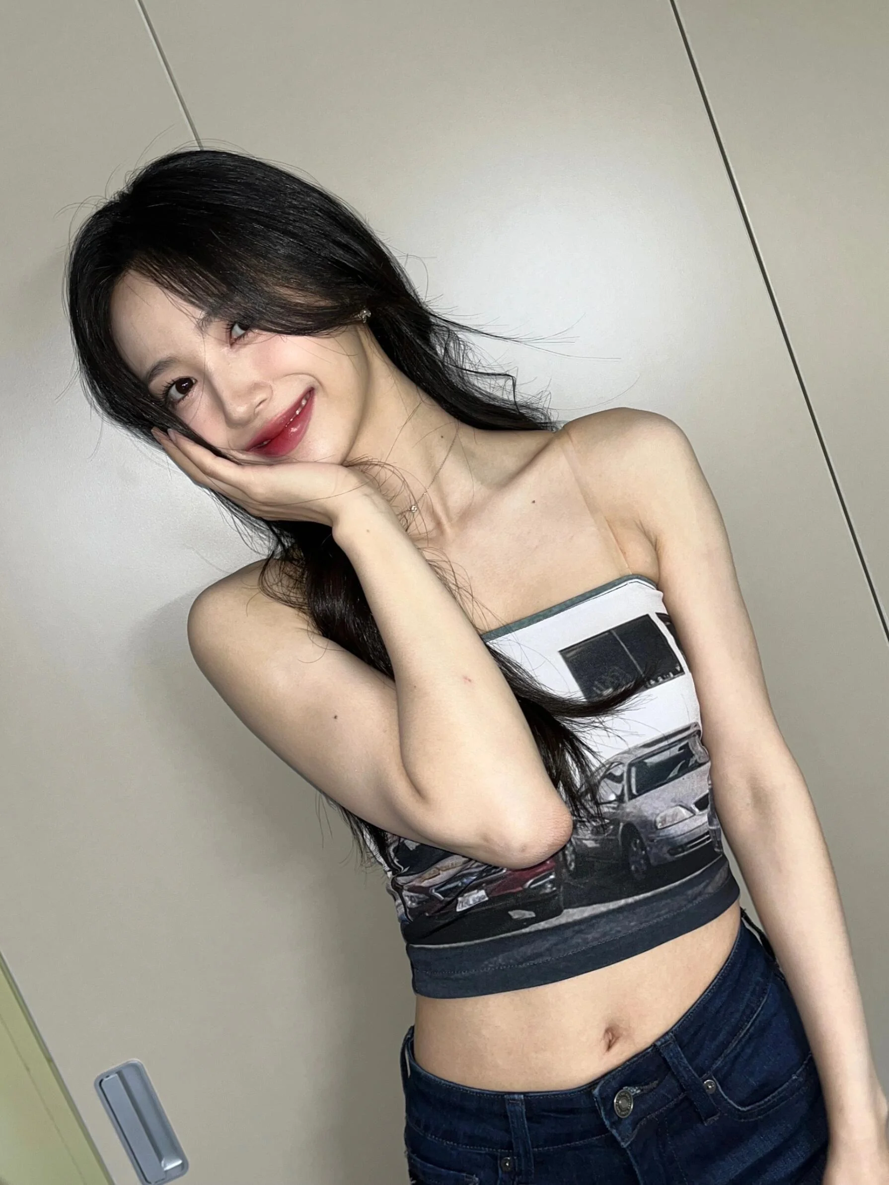 Cherry Bullet Jiwon picture 1 of 1