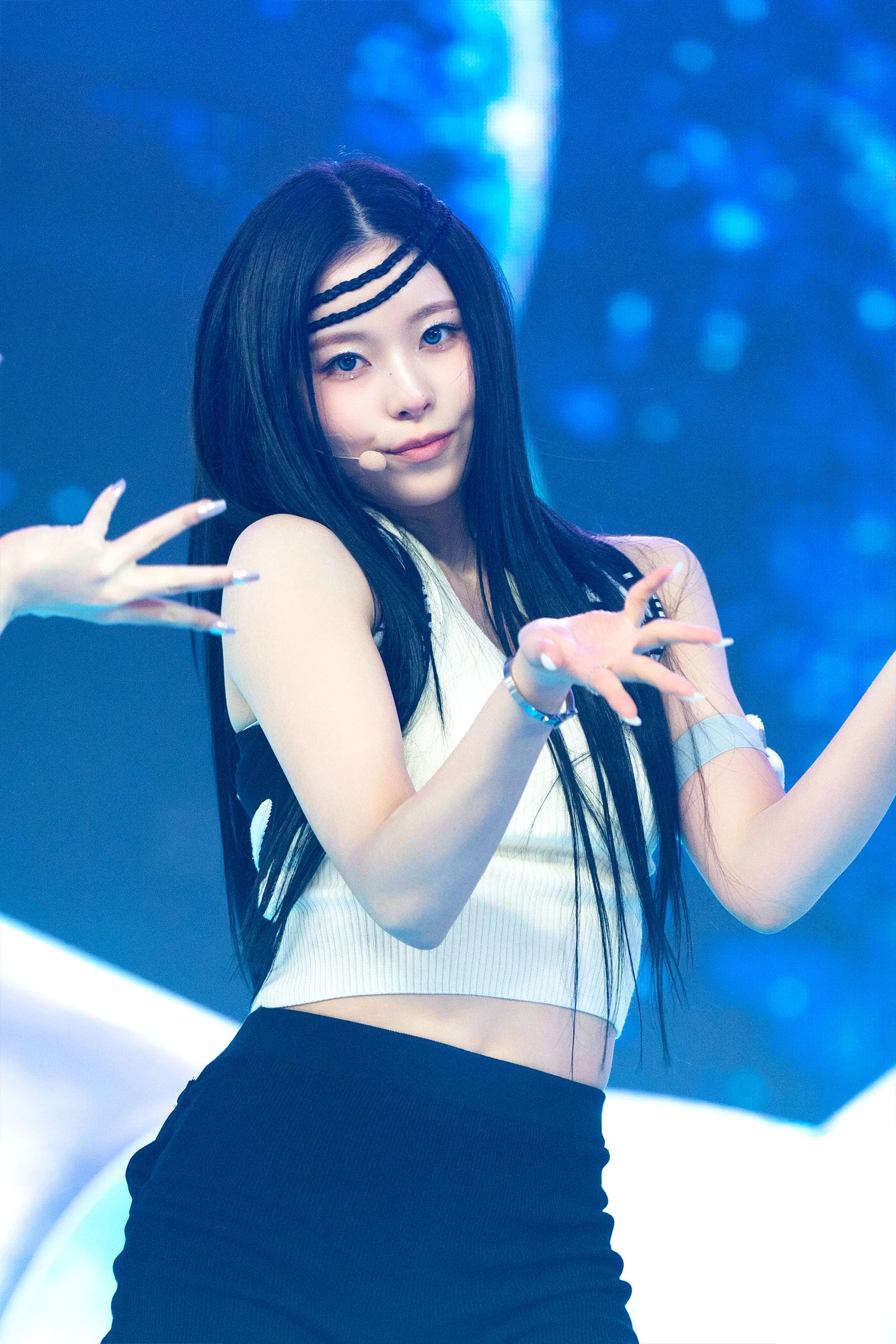 NMIXX Kyujin picture 1 of 5