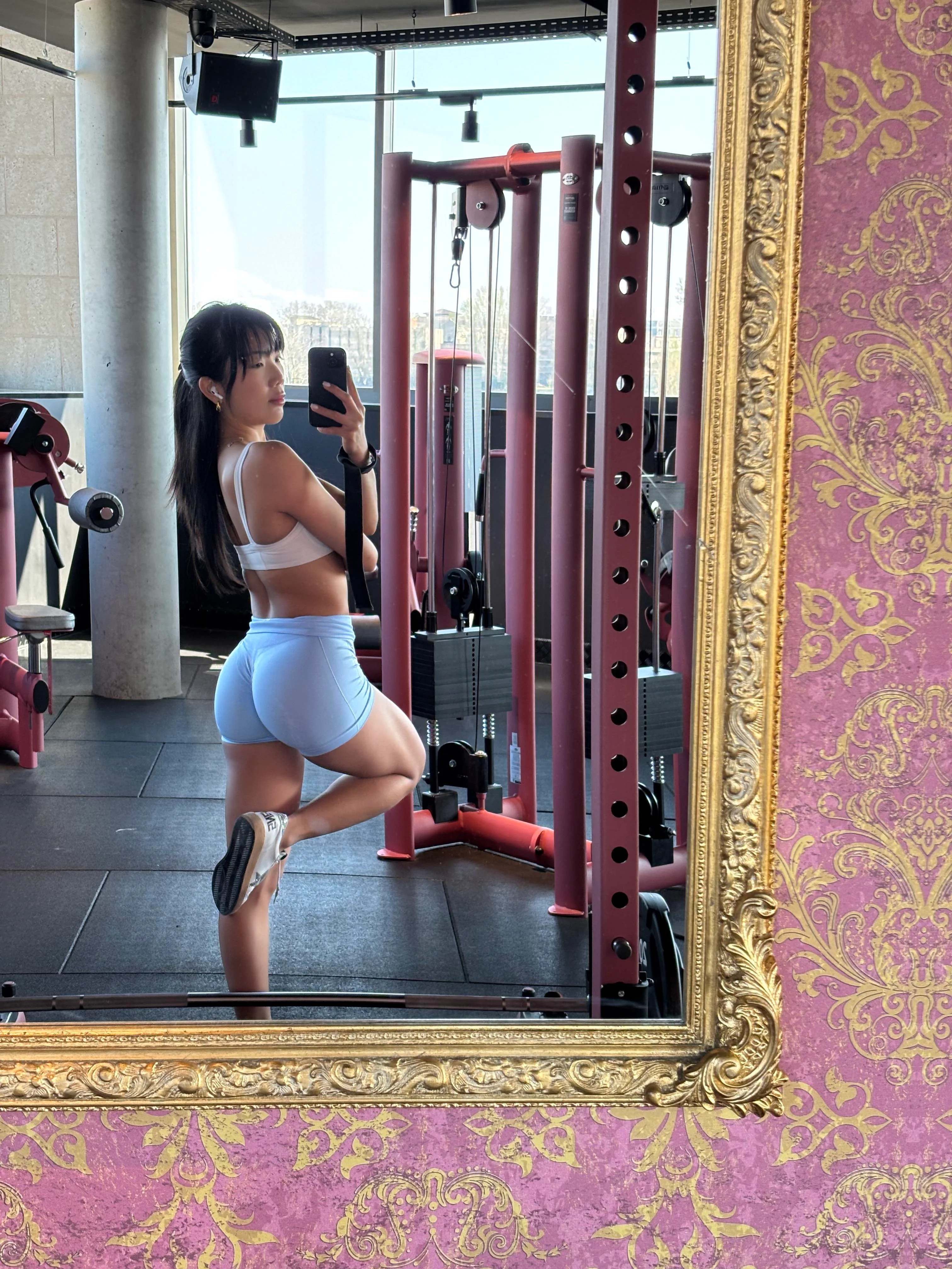 skinnyyyy picture 2 of 2