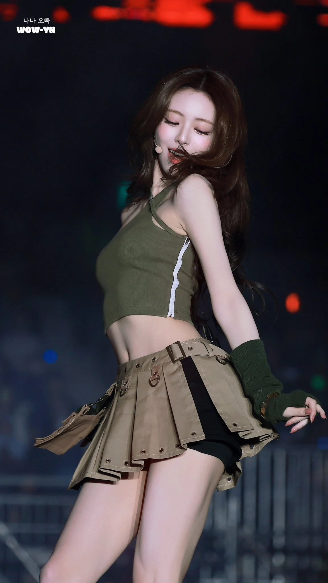 ITZY Yuna picture 1 of 3
