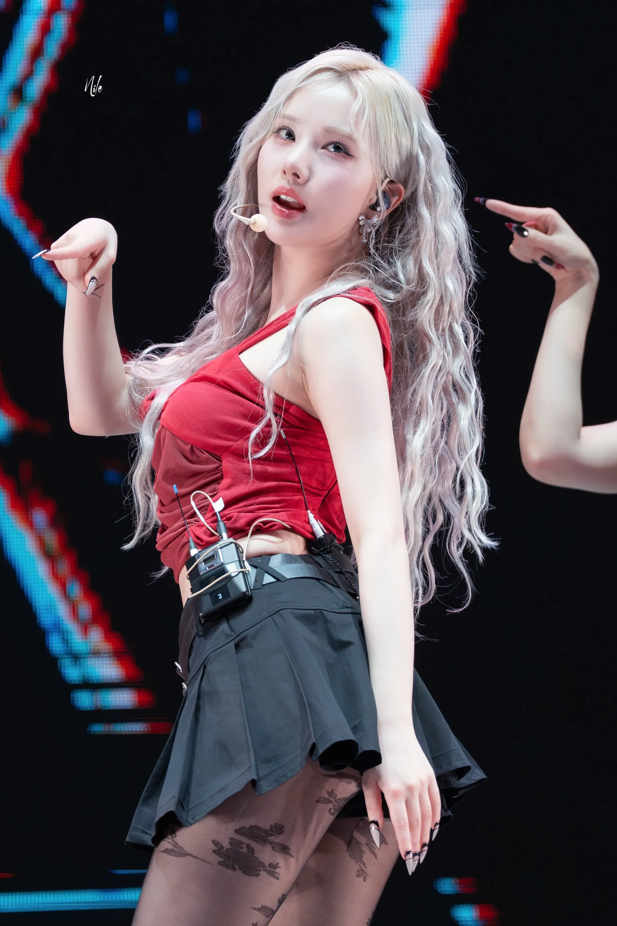VIVIZ Eunha picture 1 of 2