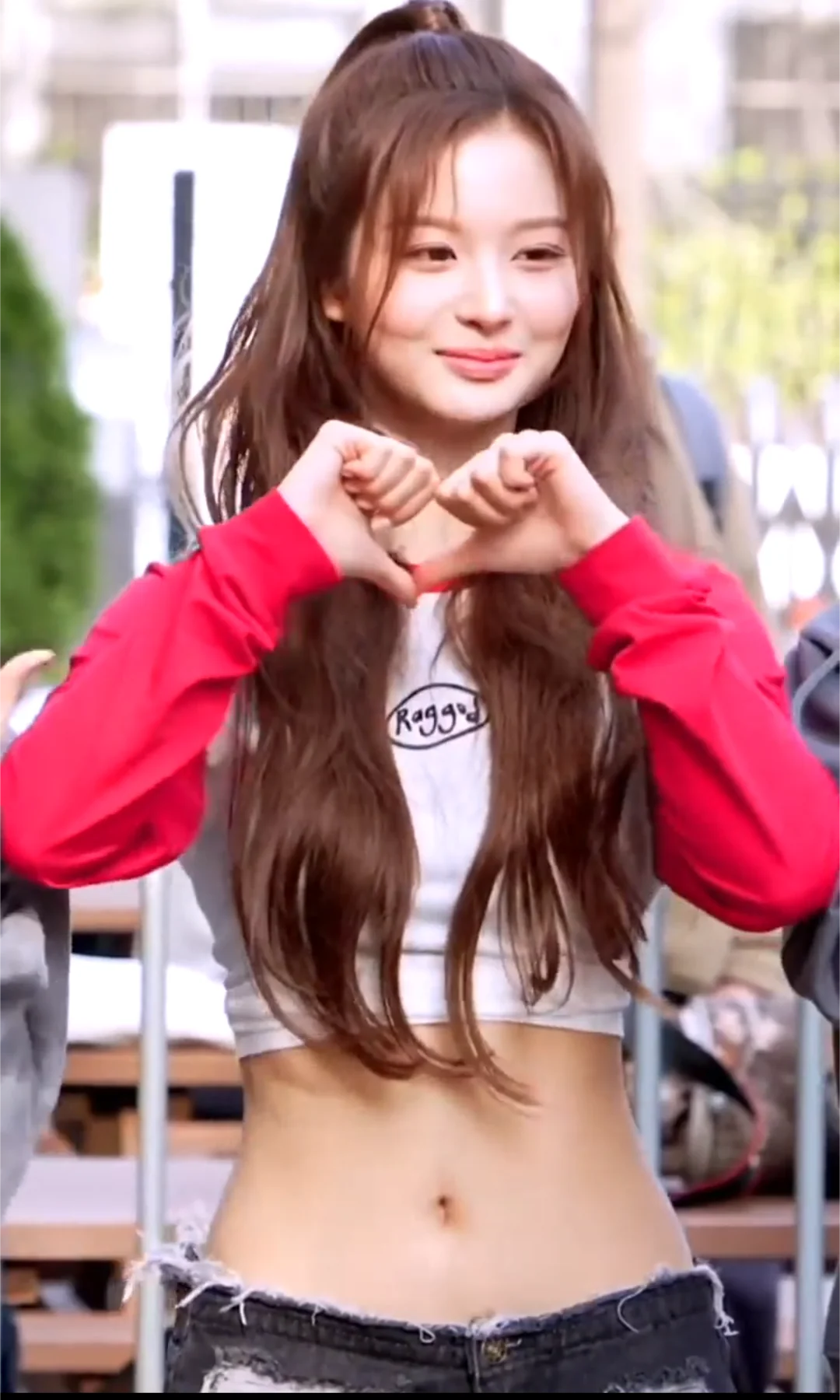 Sullyoon picture 1 of 1