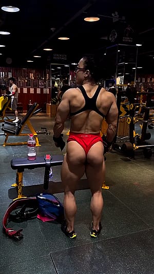 Yan Hong'