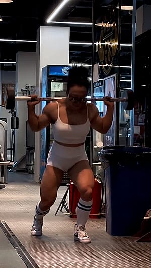 Yan Hong'