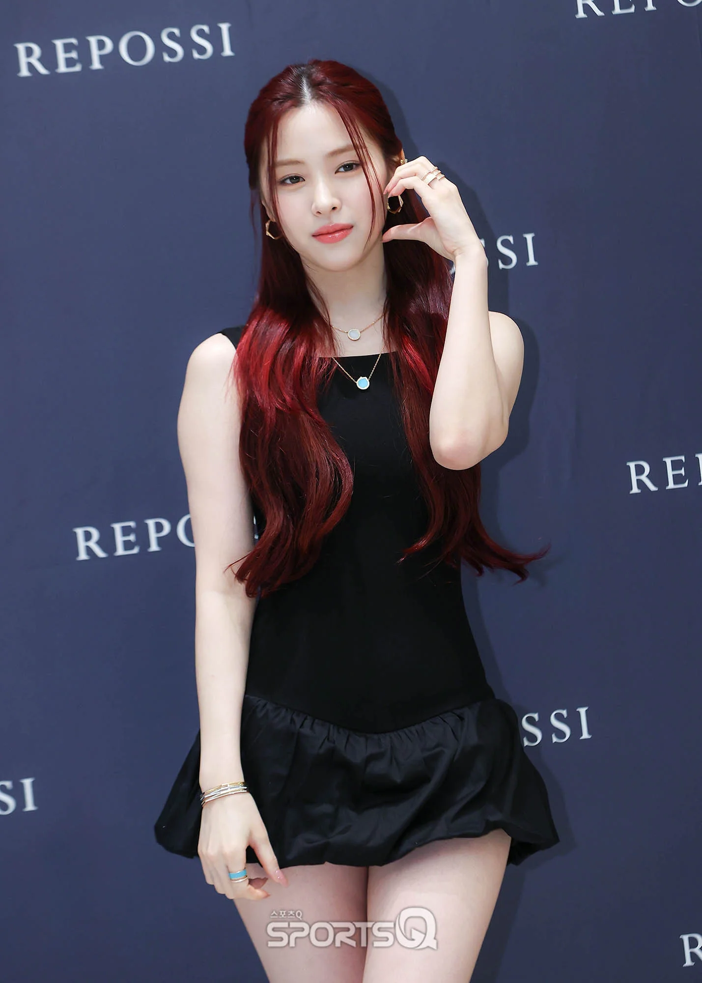 ITZY Ryujin picture 2 of 2
