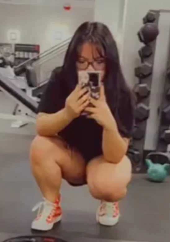 Filipina girl strong legs picture 1 of 1