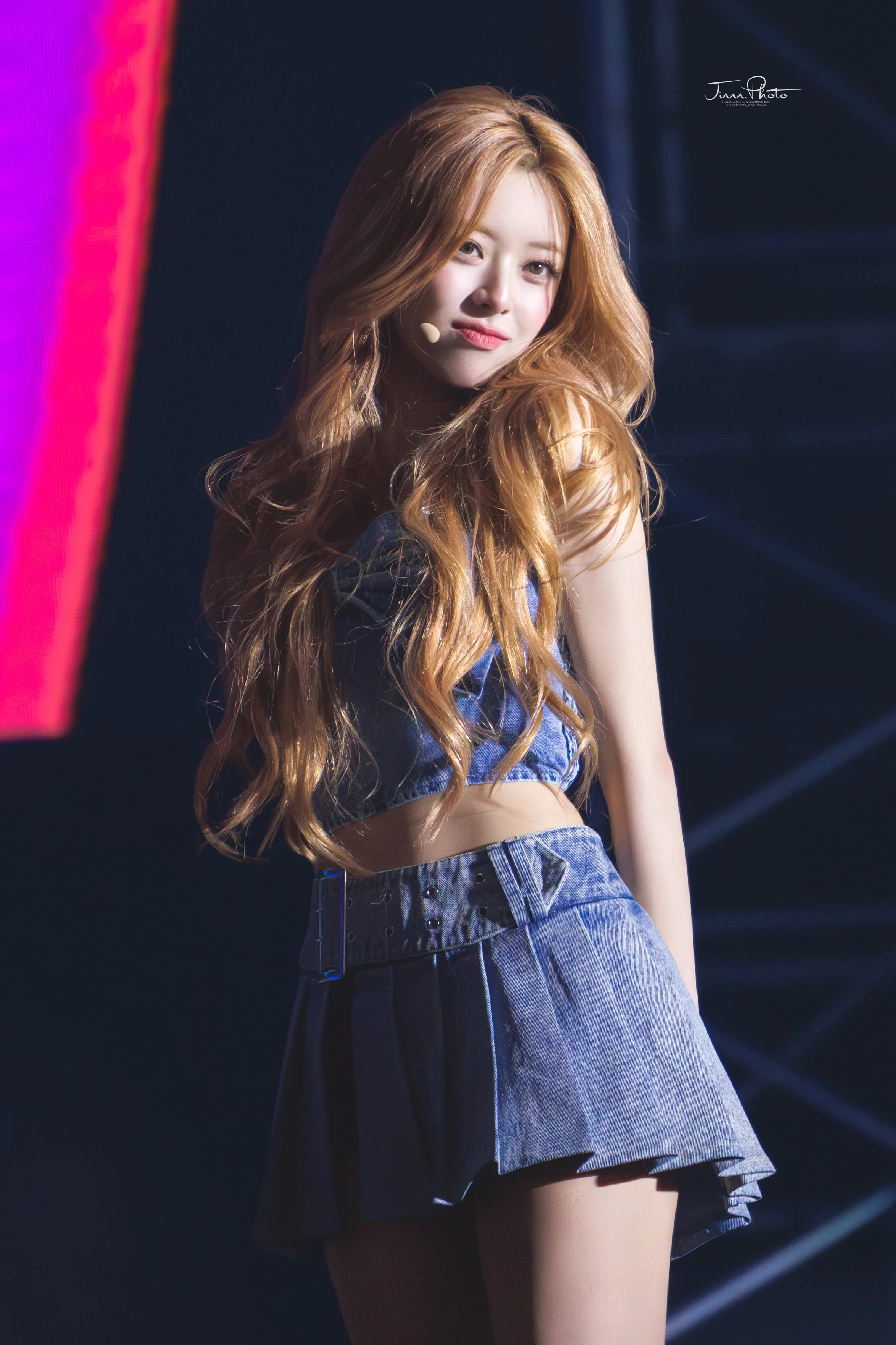 ITZY Yuna picture 2 of 2