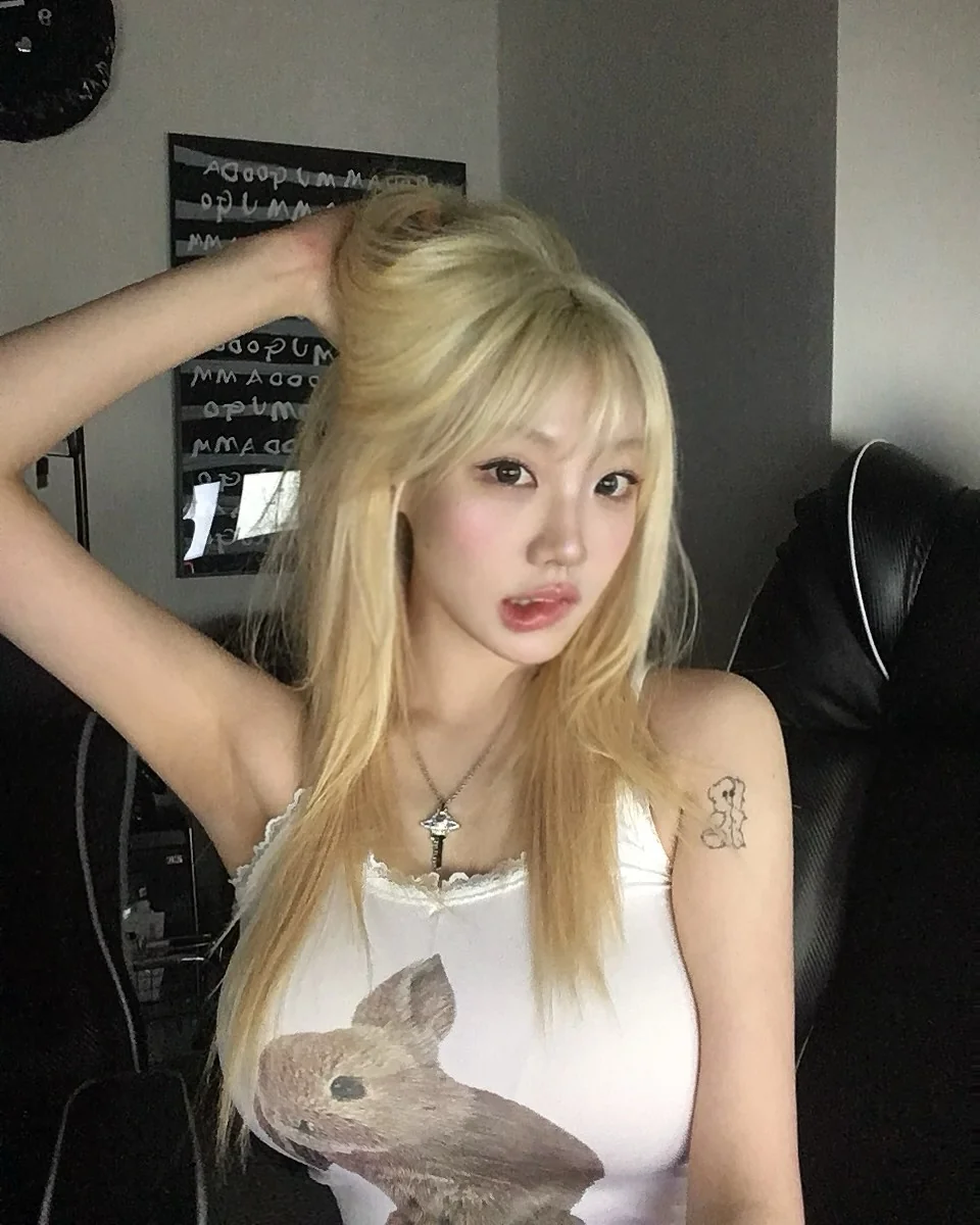 Asian blonde picture 7 of 7