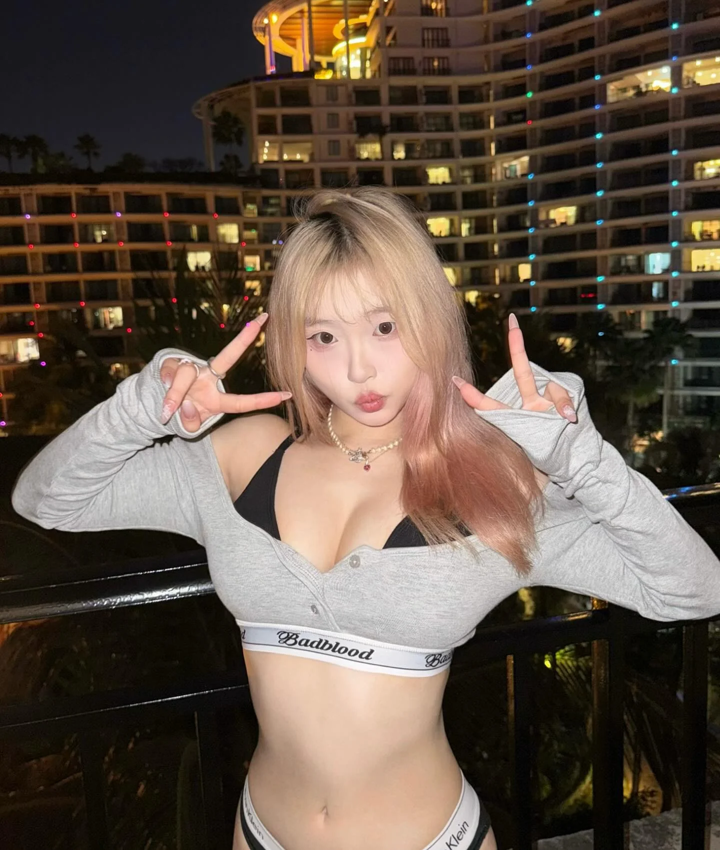 Asian blonde picture 5 of 6
