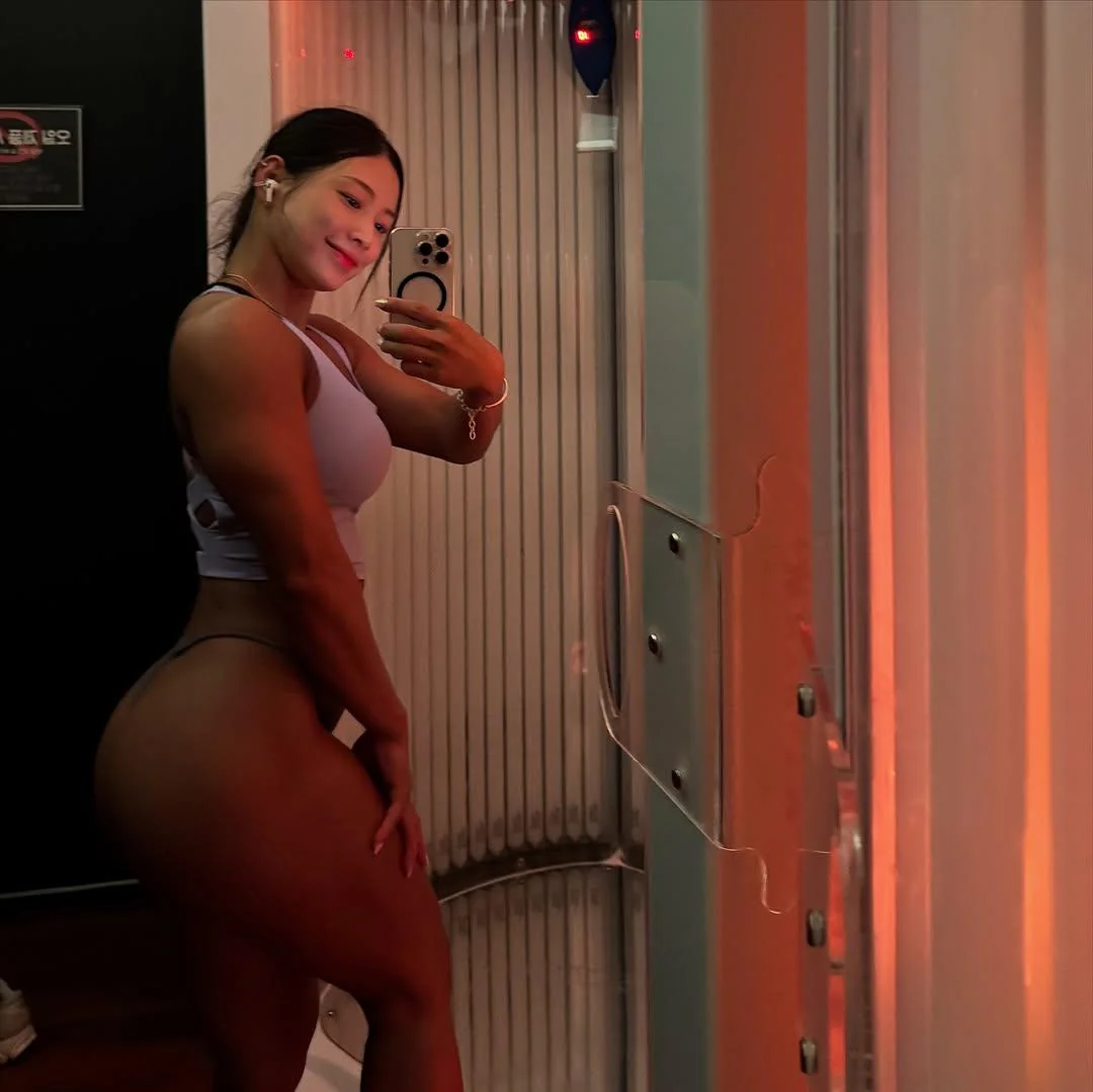 So Hyun picture 1 of 1