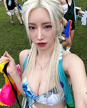 Asian blonde'