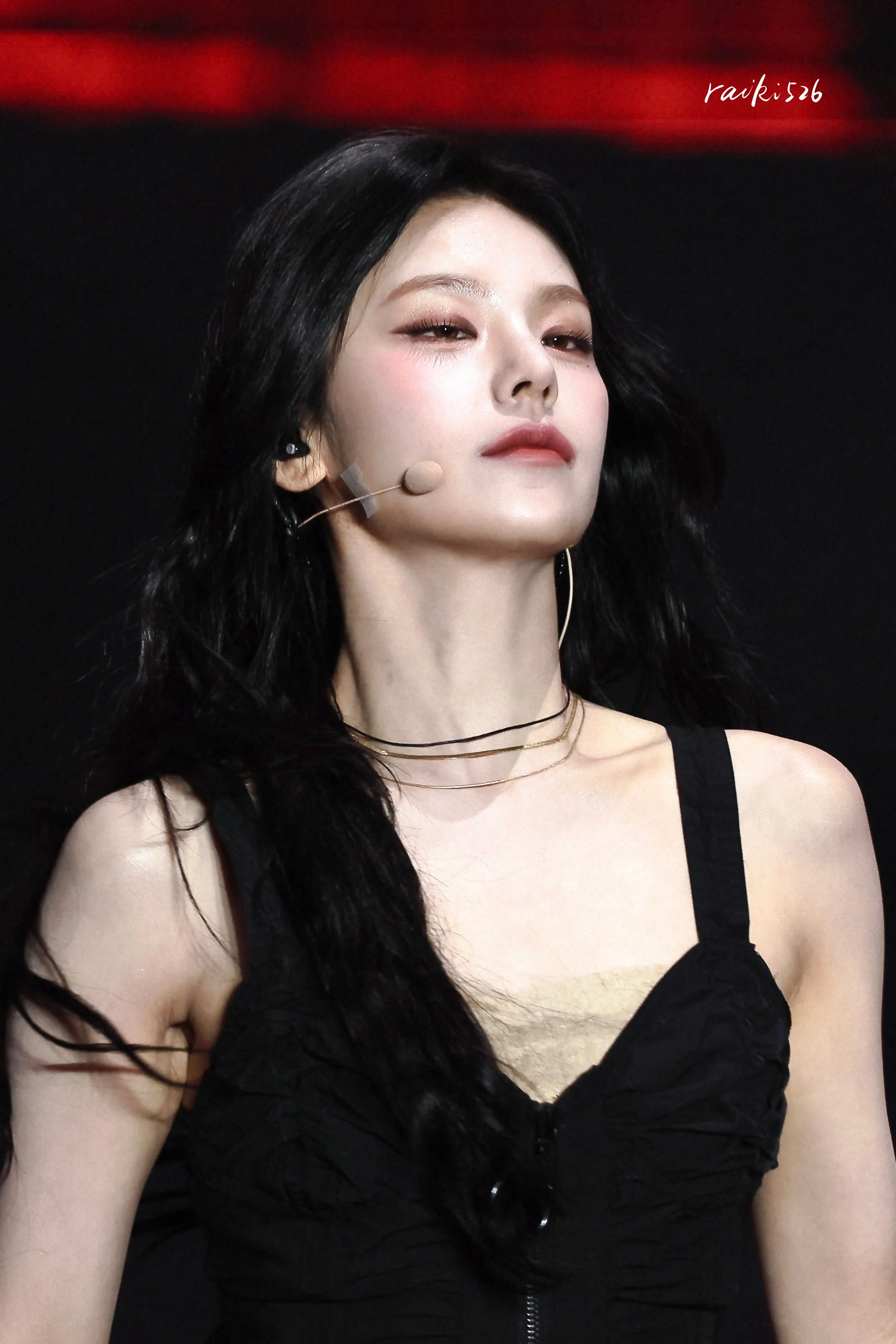 ITZY Yeji picture 2 of 6