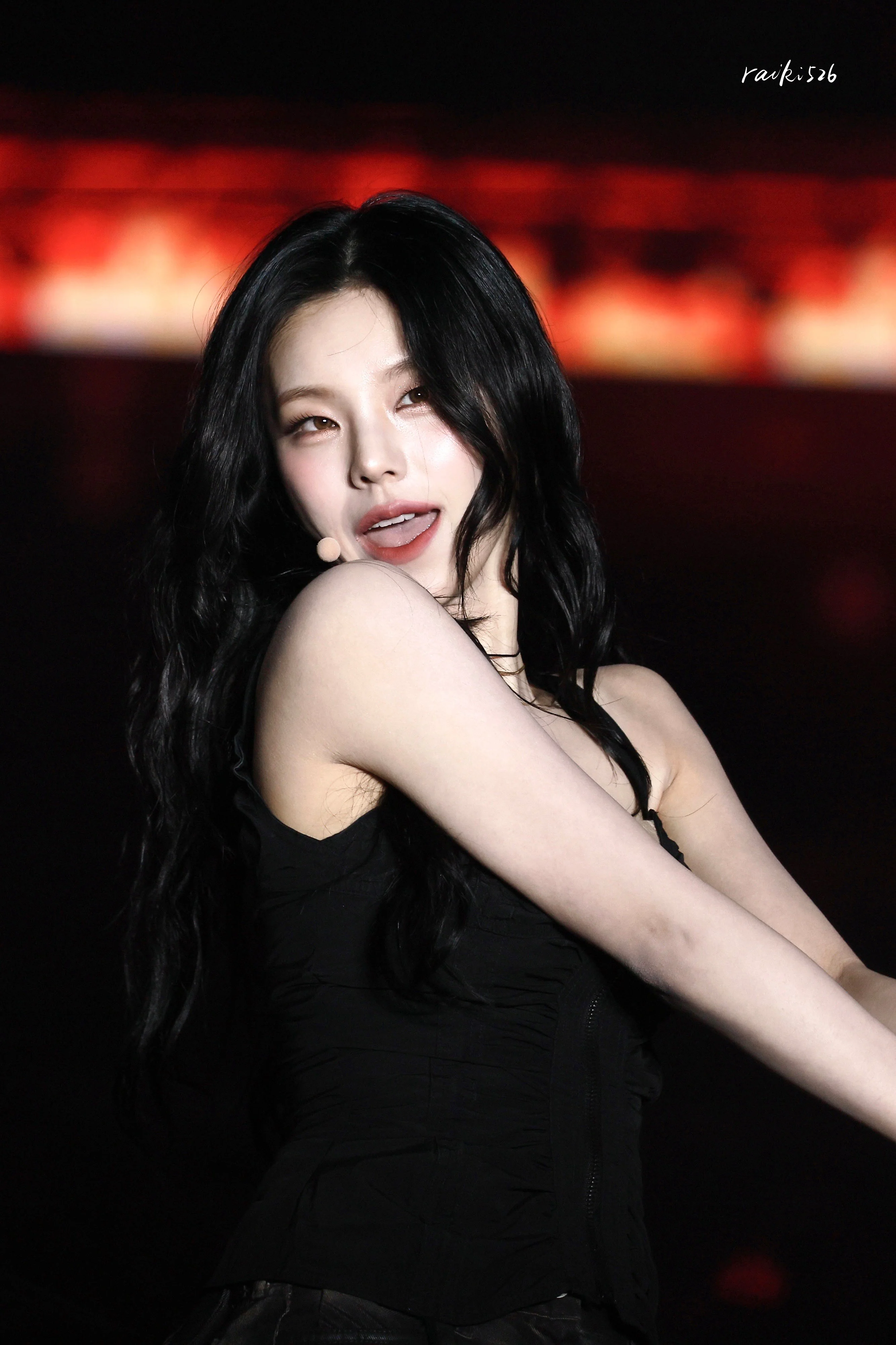 ITZY Yeji picture 4 of 6