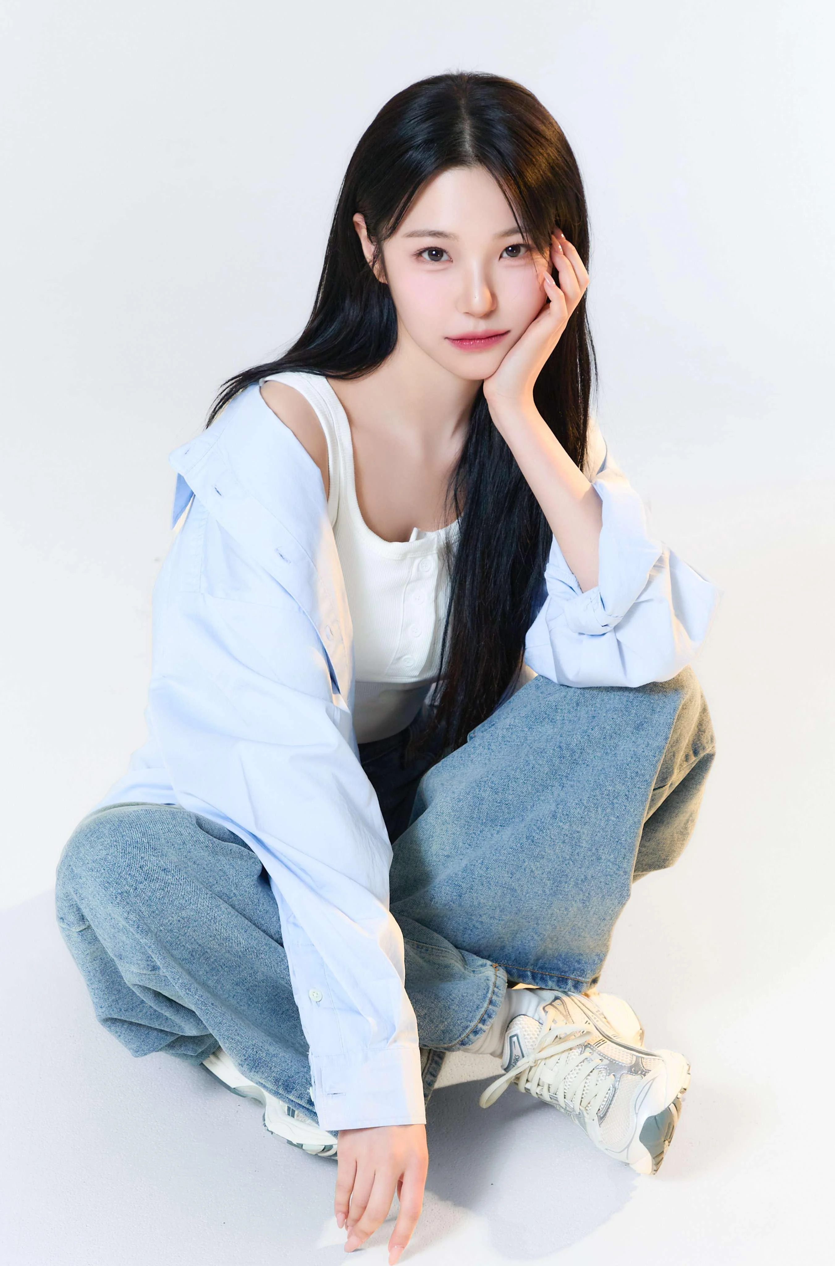fromis_9 Jiheon picture 1 of 1