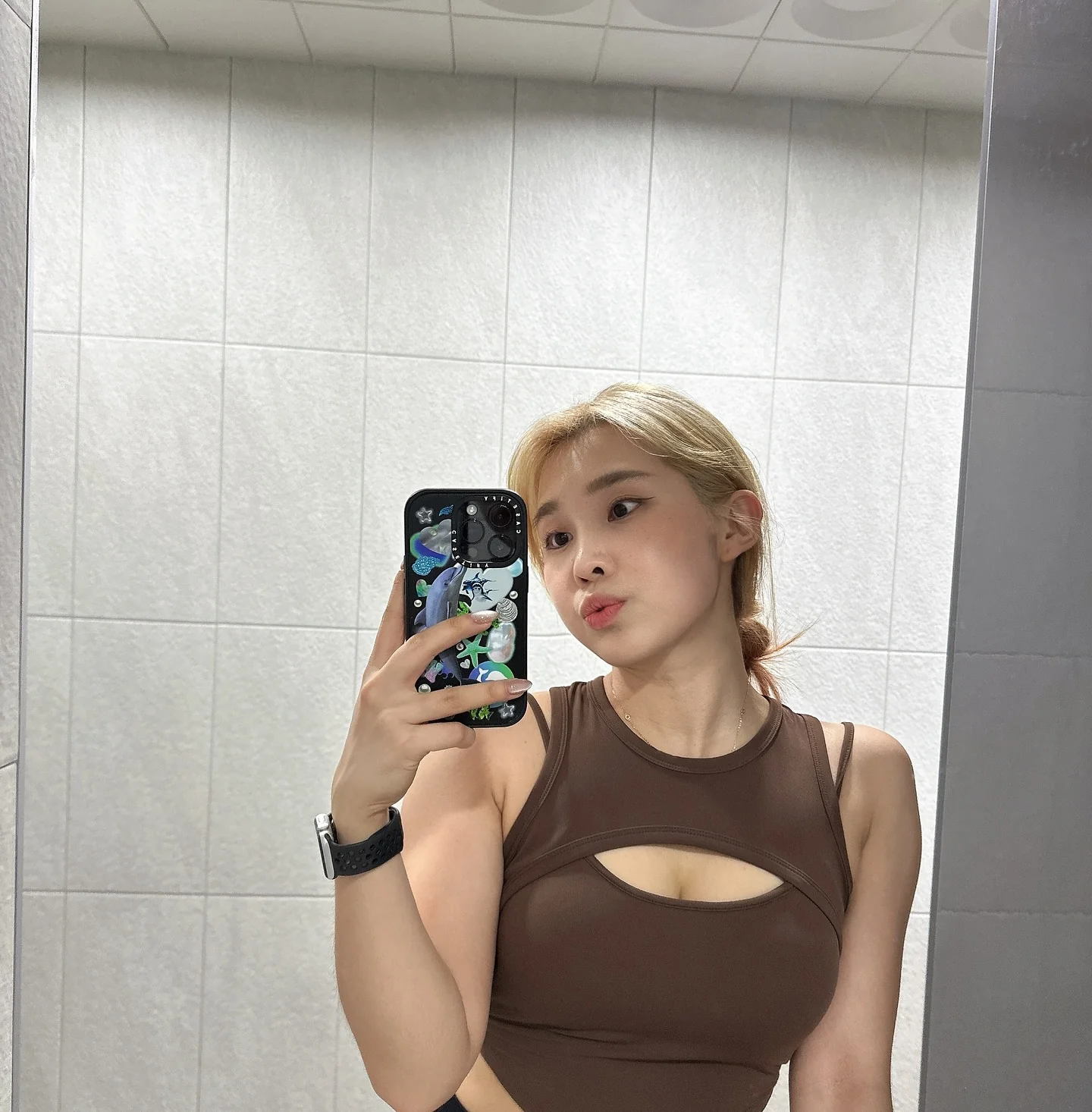 Busty blonde picture 3 of 4