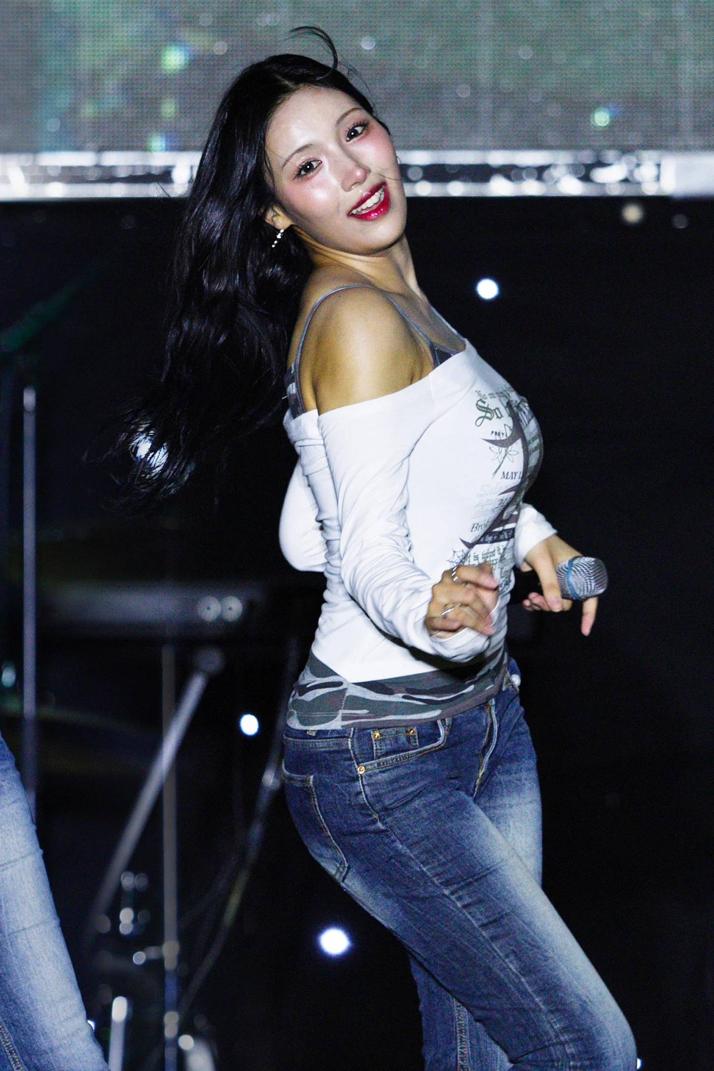 LIGHTSUM Chowon picture 5 of 6