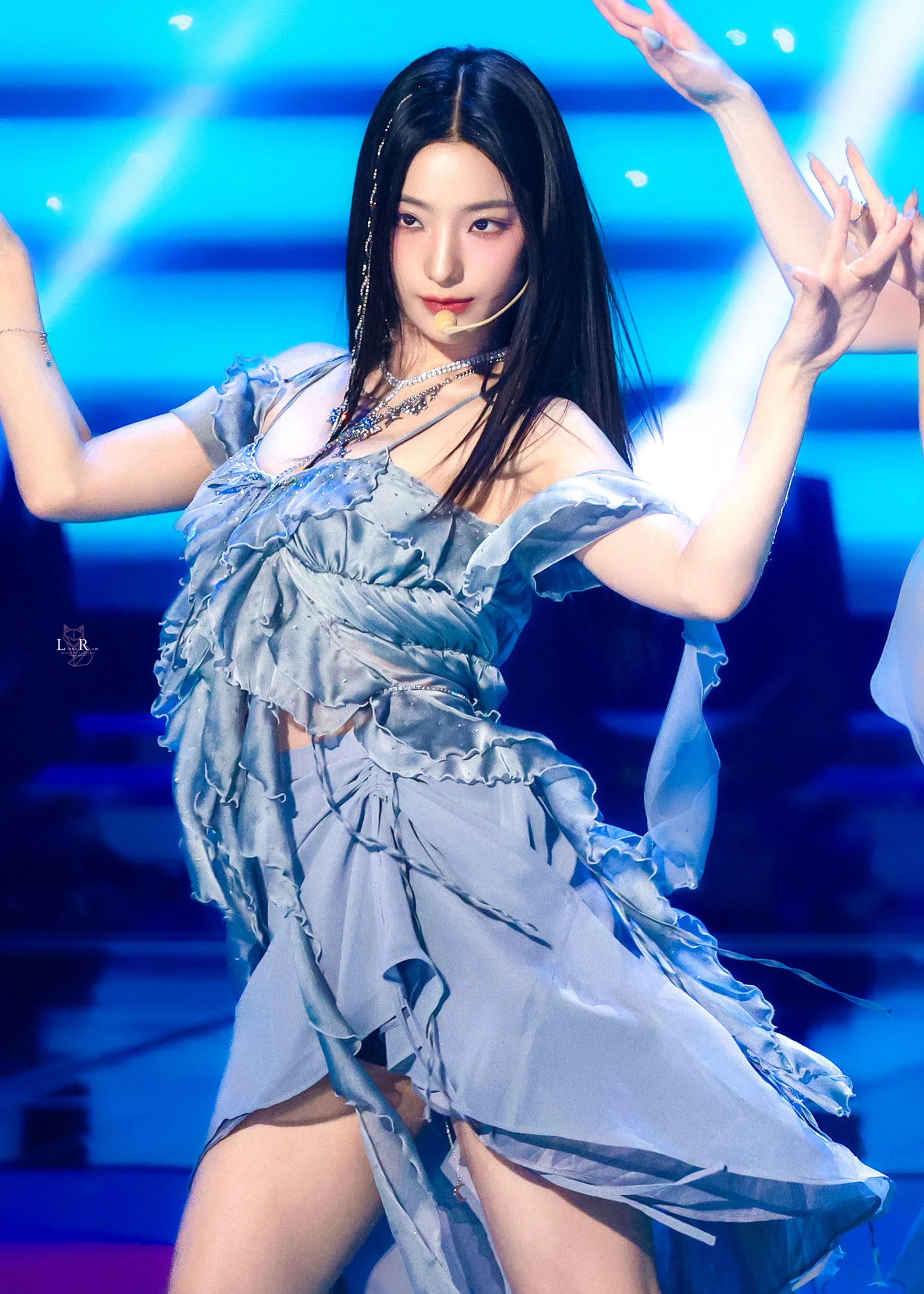 fromis_9 Saerom picture 1 of 1