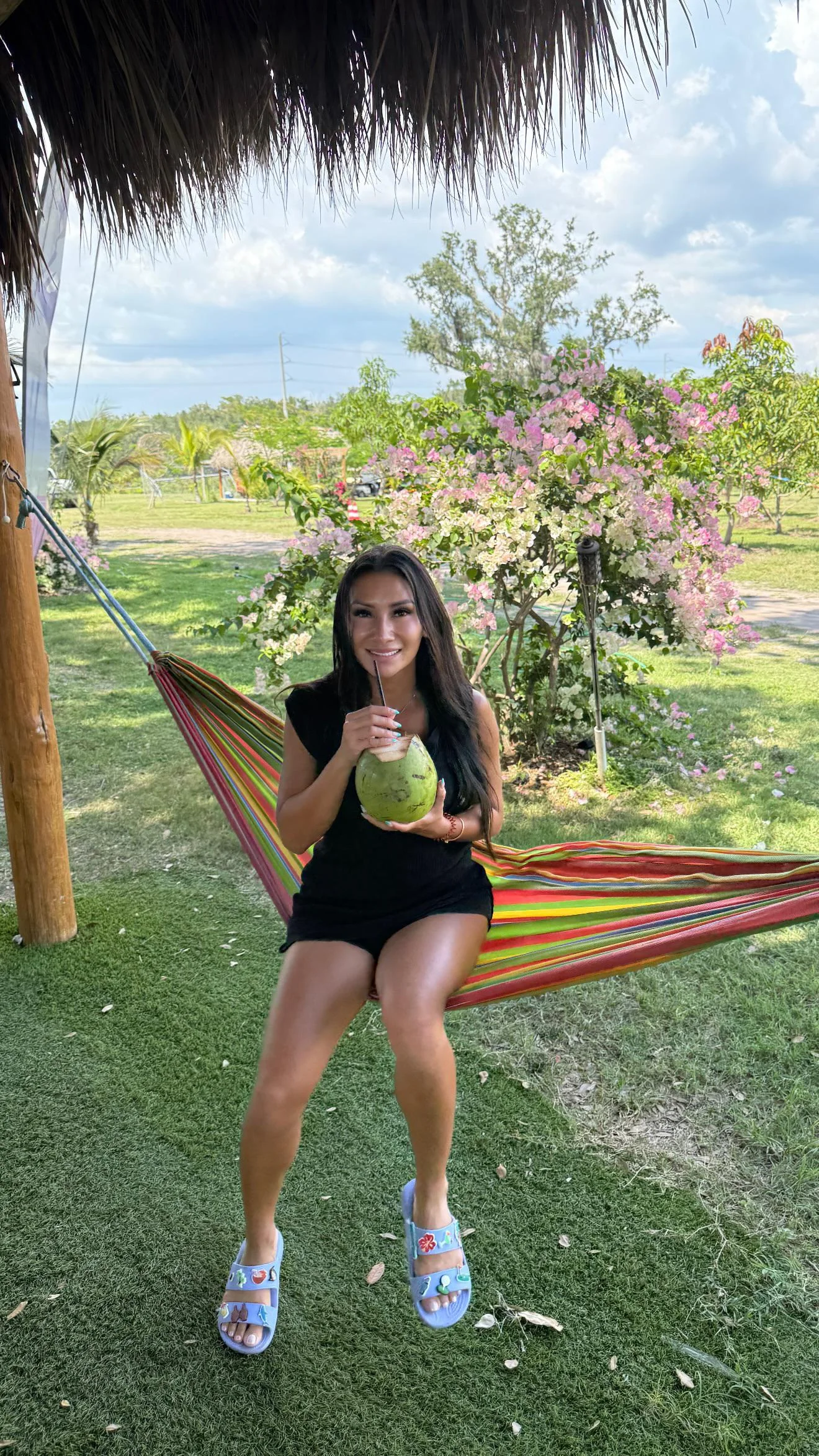 Victoria Nguyen (IG: tori_nguyen1402) picture 1 of 1