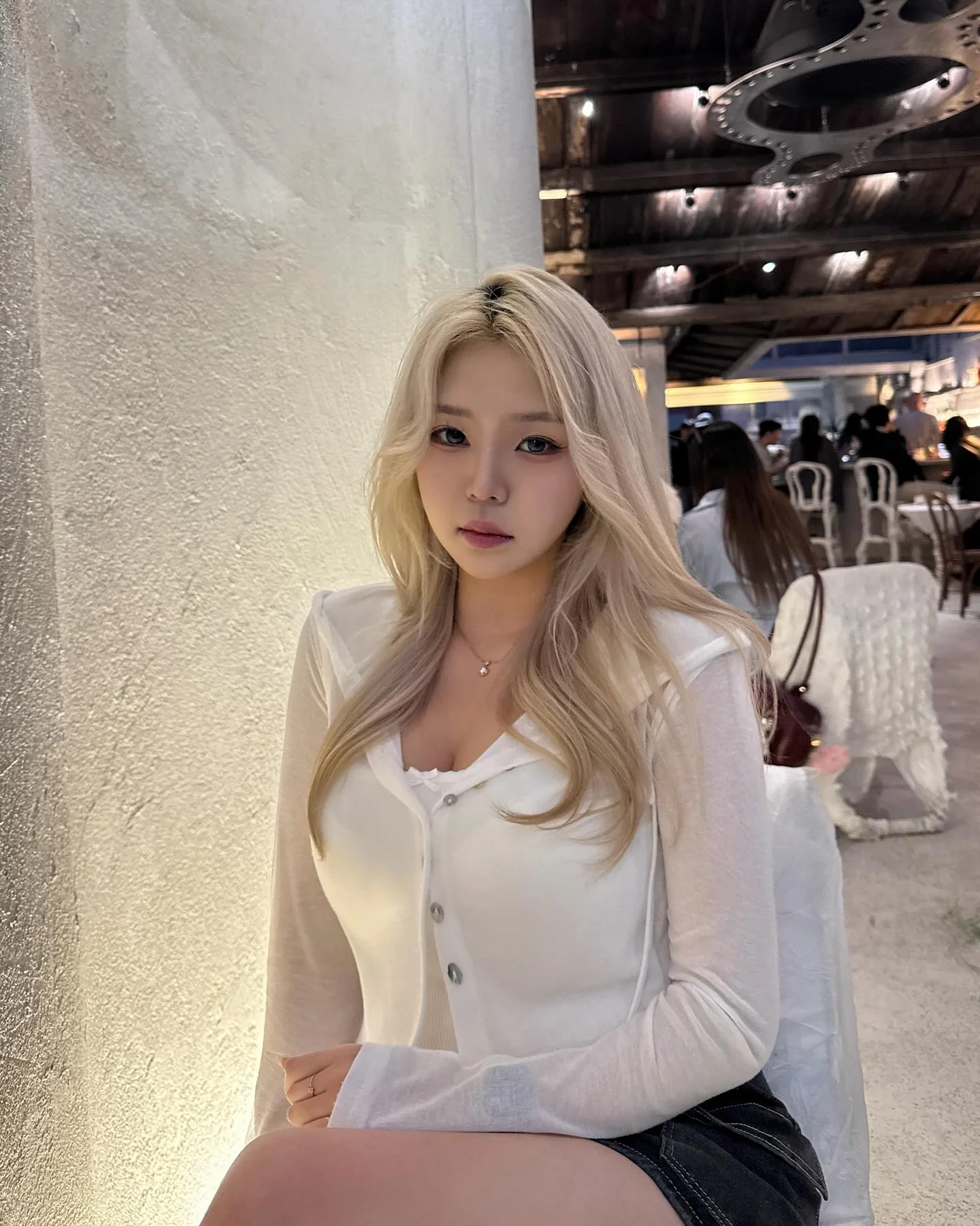Asian blonde picture 5 of 7