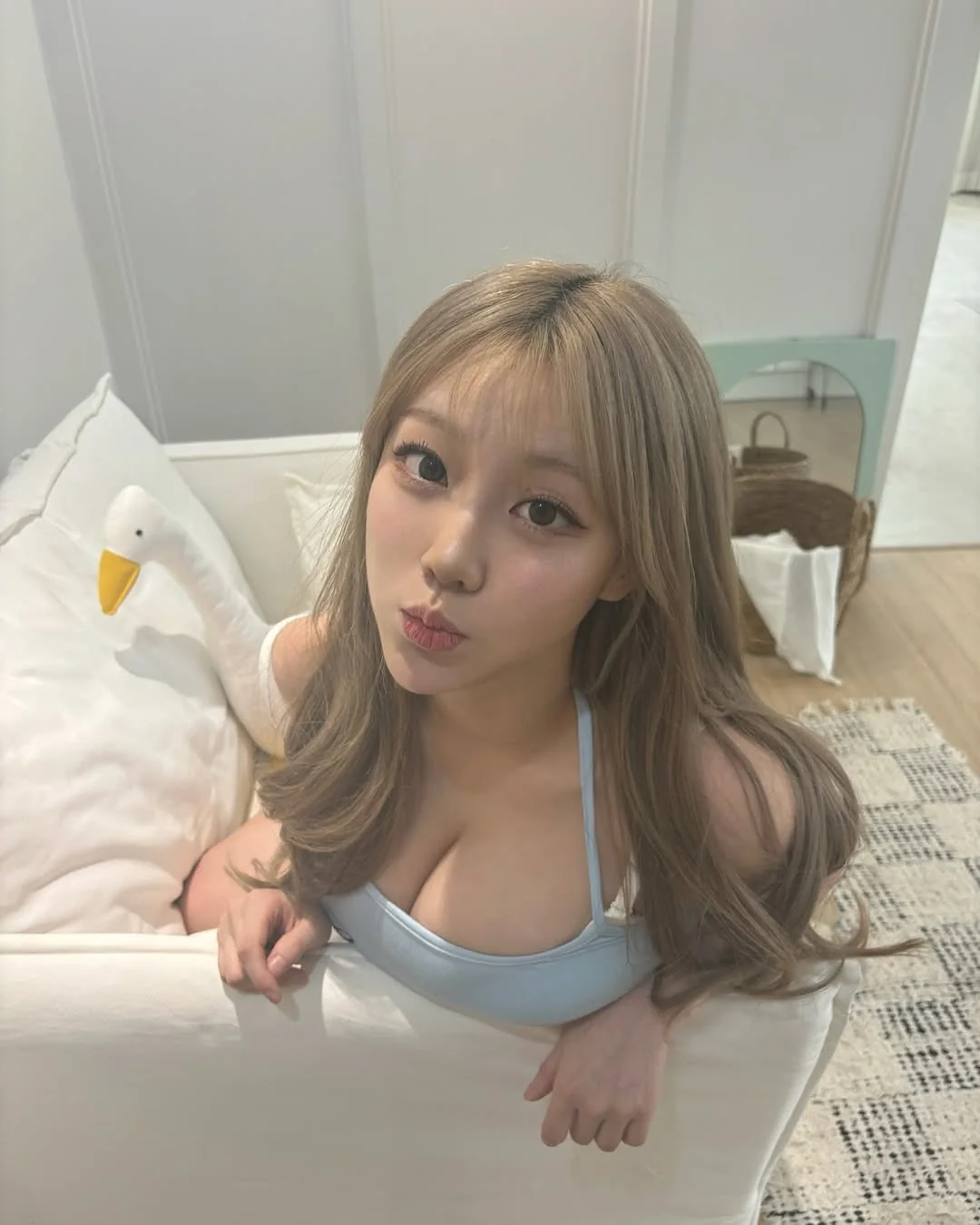 Asian blonde picture 1 of 1