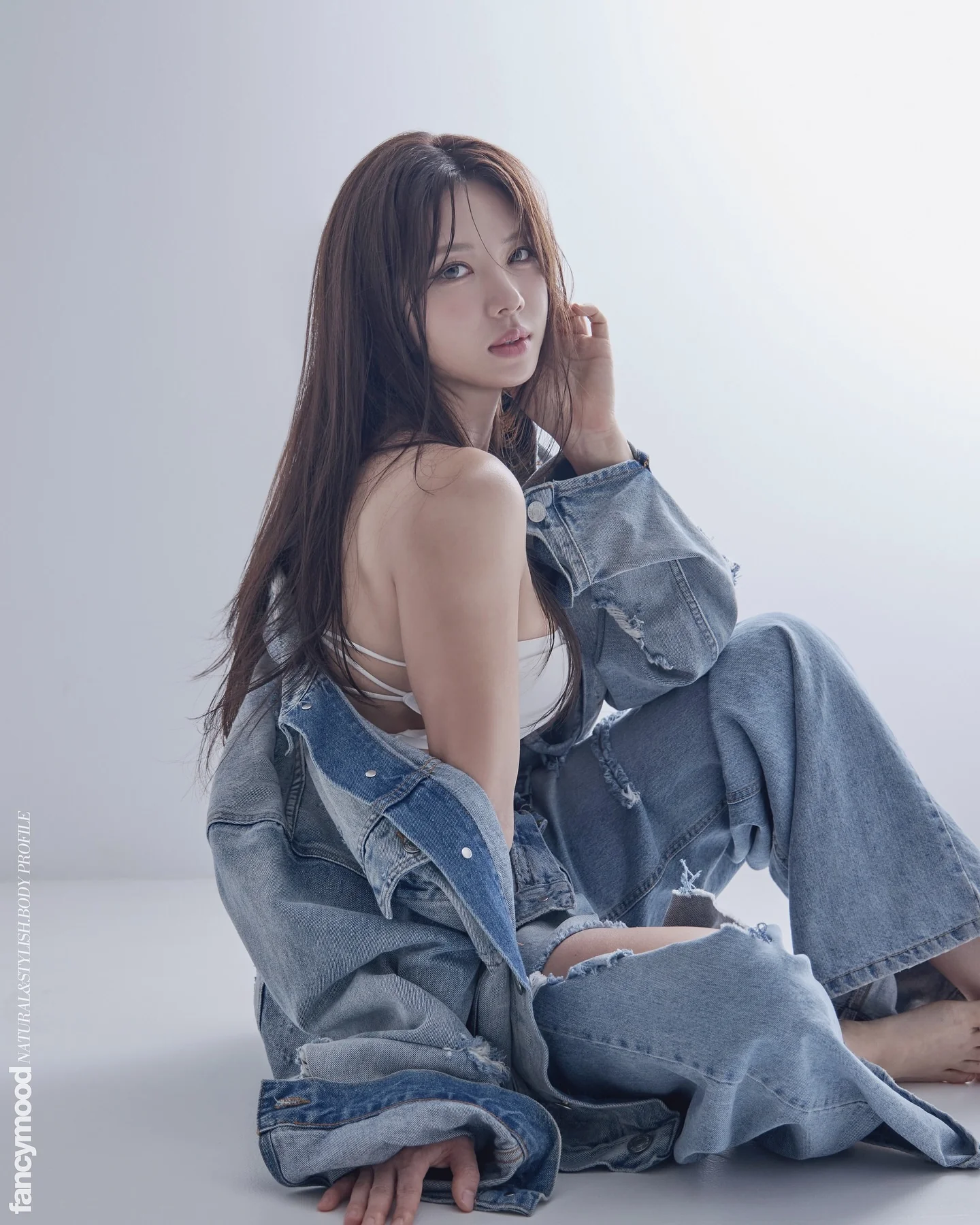 Hyo Jung Kim picture 3 of 4