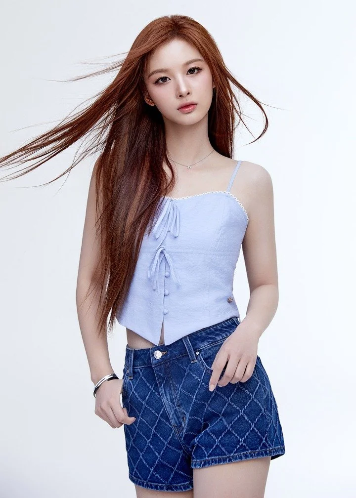 NMIXX Sullyoon picture 3 of 3