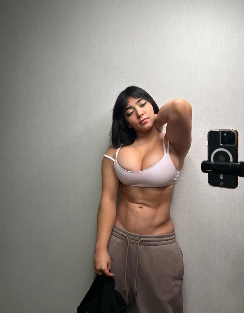 Jade Miura picture 1 of 1