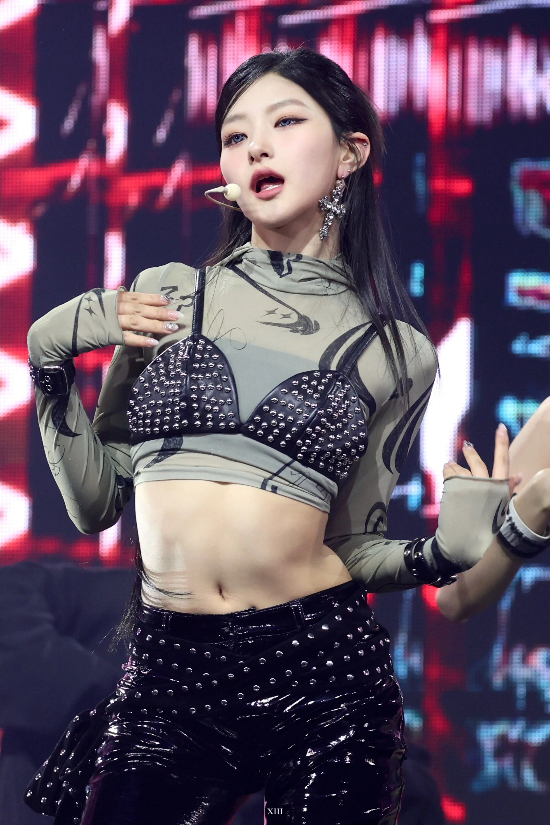 Haneul picture 2 of 2
