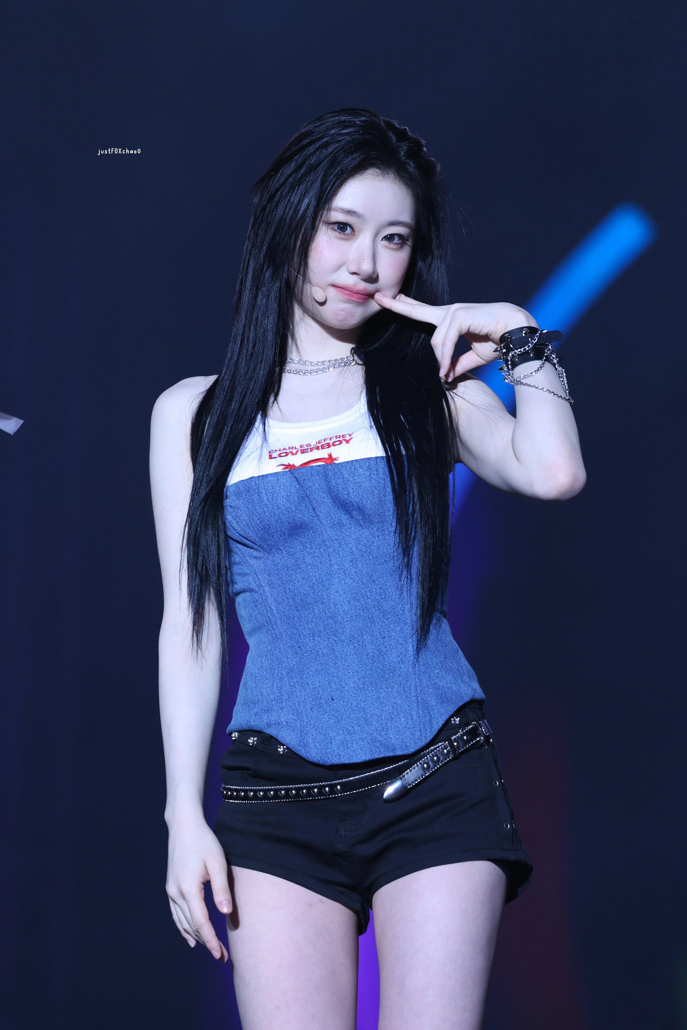 ITZY Chaeryeong picture 1 of 1