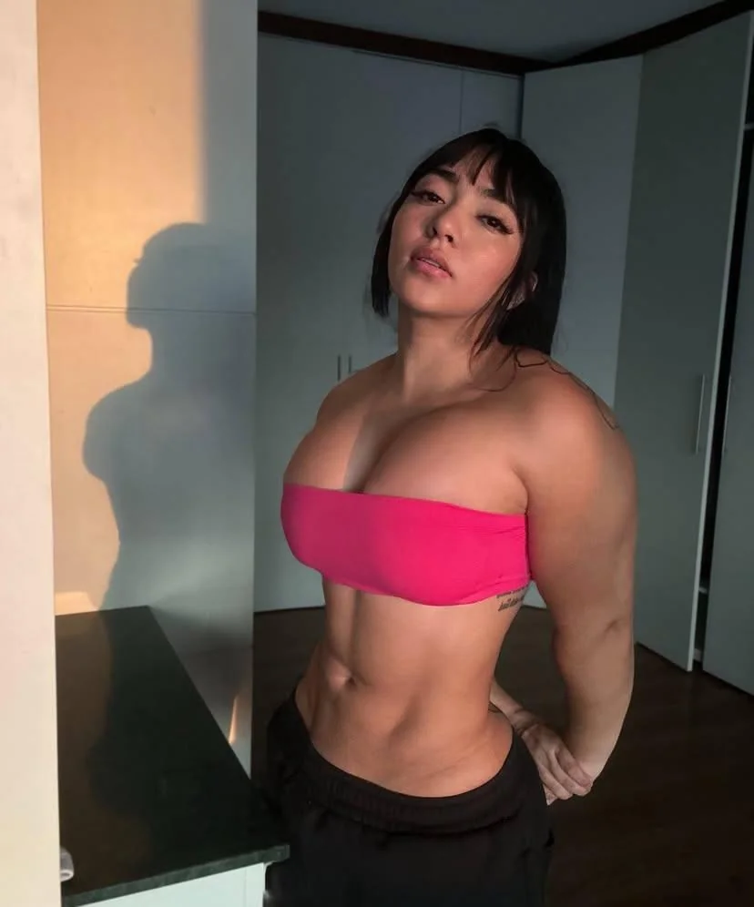 Jade Miura picture 1 of 1