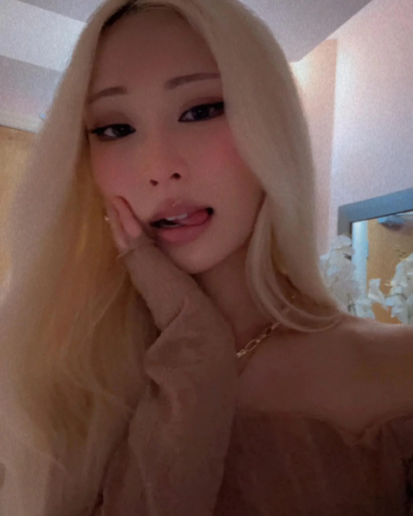 Asian blonde picture 3 of 5