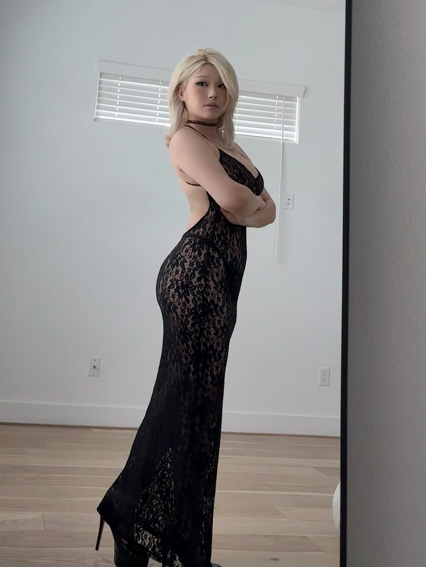 Asian blonde picture 4 of 4