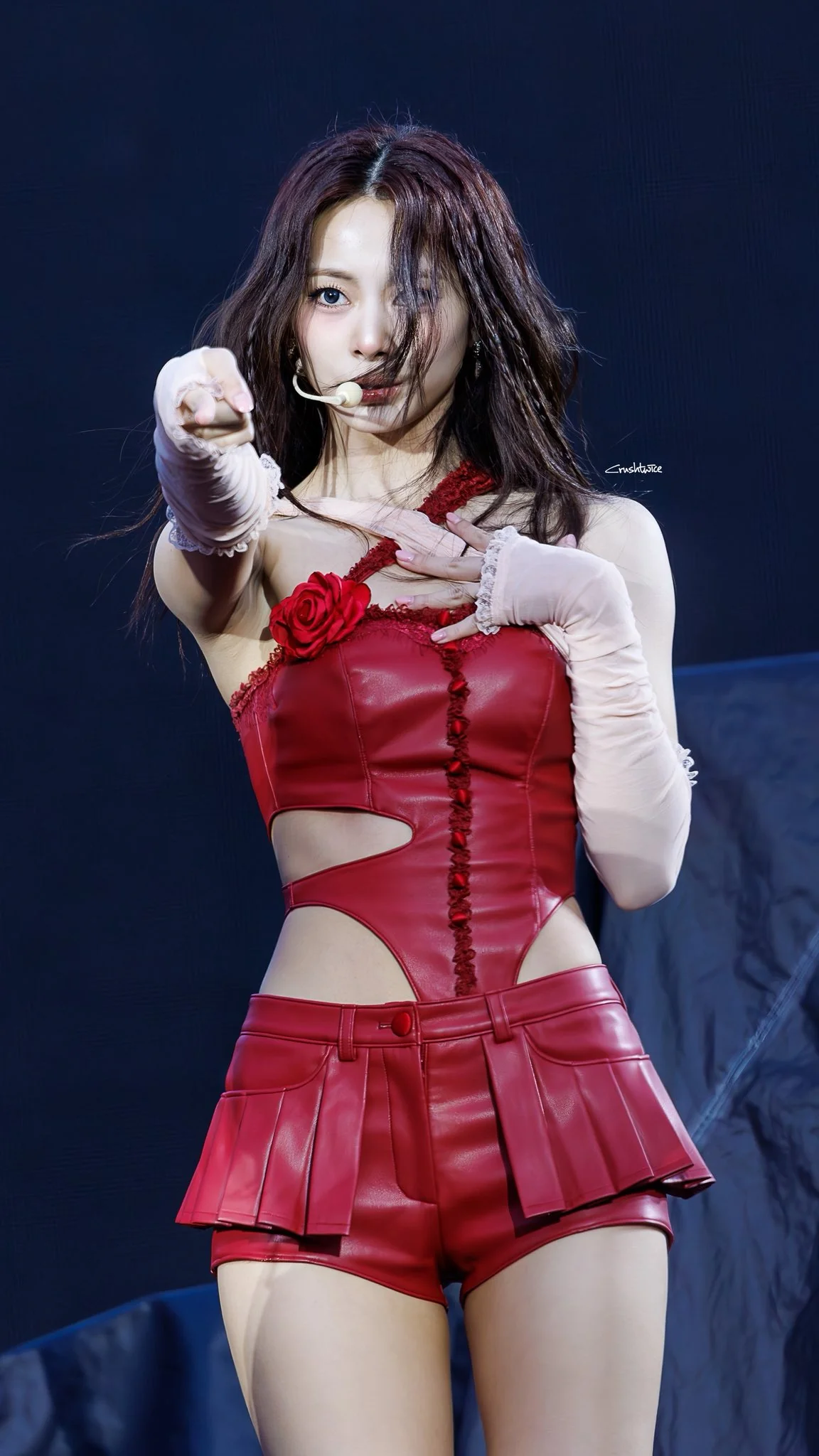 TWICE Tzuyu picture 1 of 2