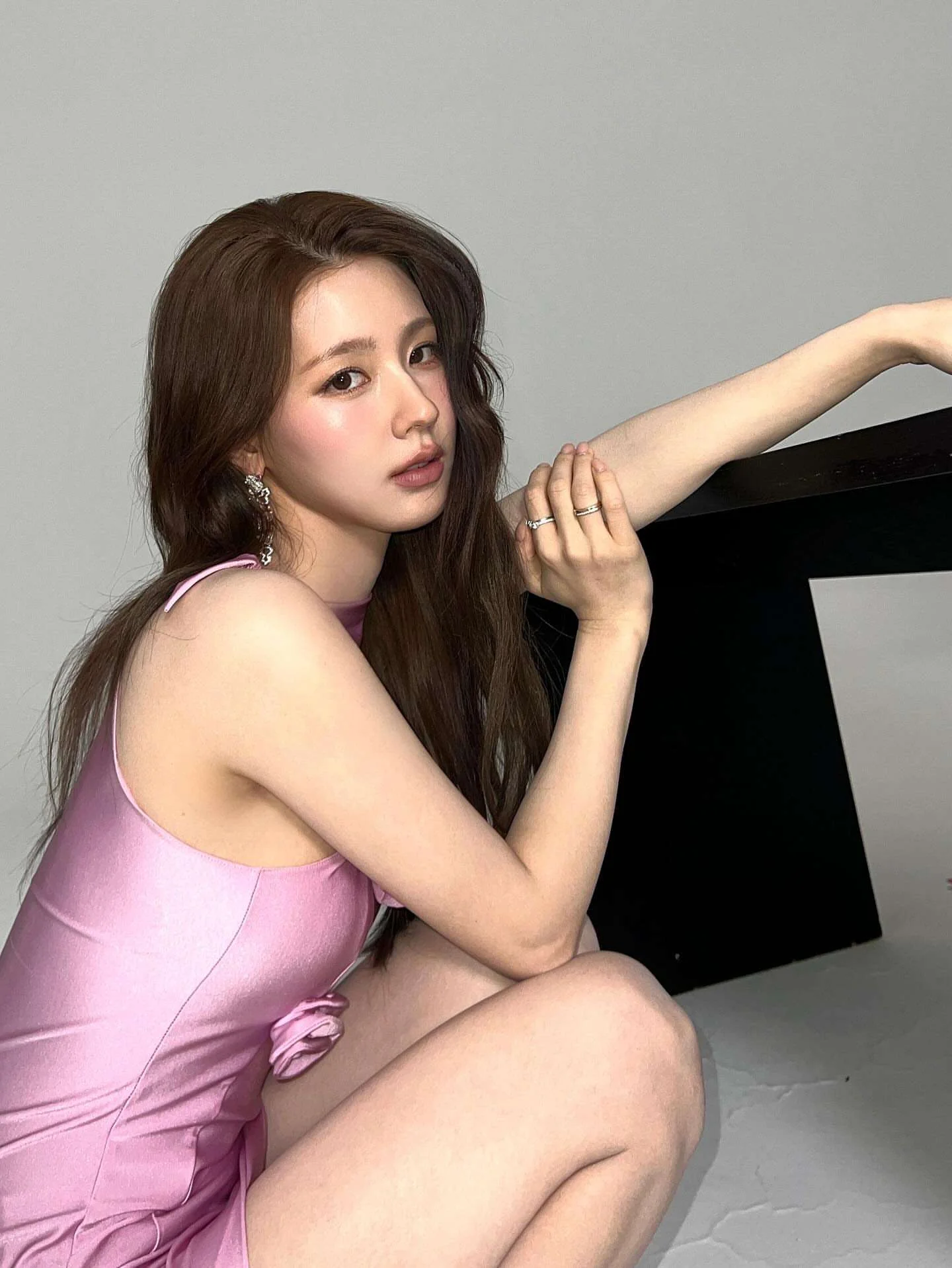 Miyeon picture 2 of 5