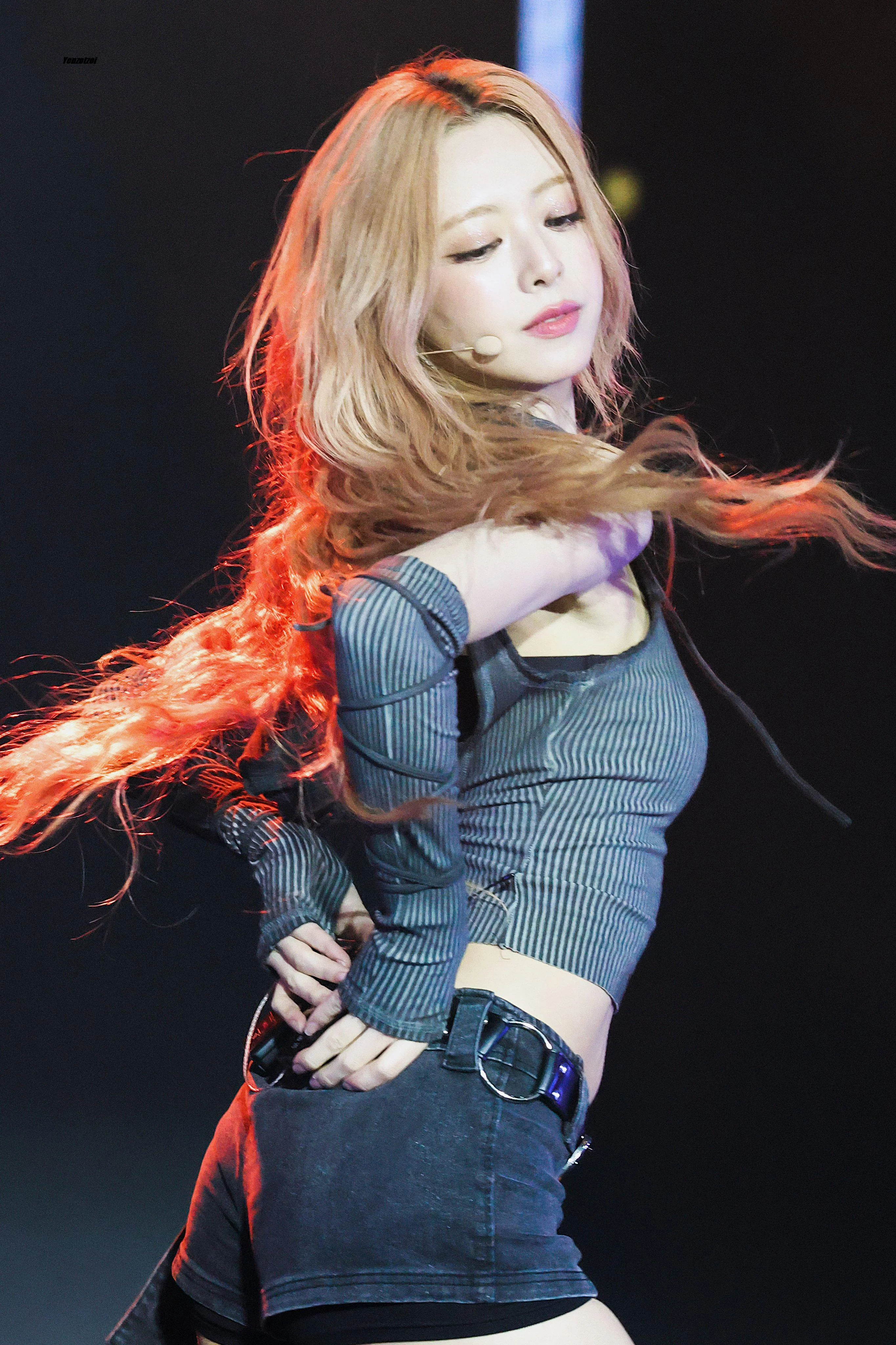 ITZY Yuna picture 1 of 1
