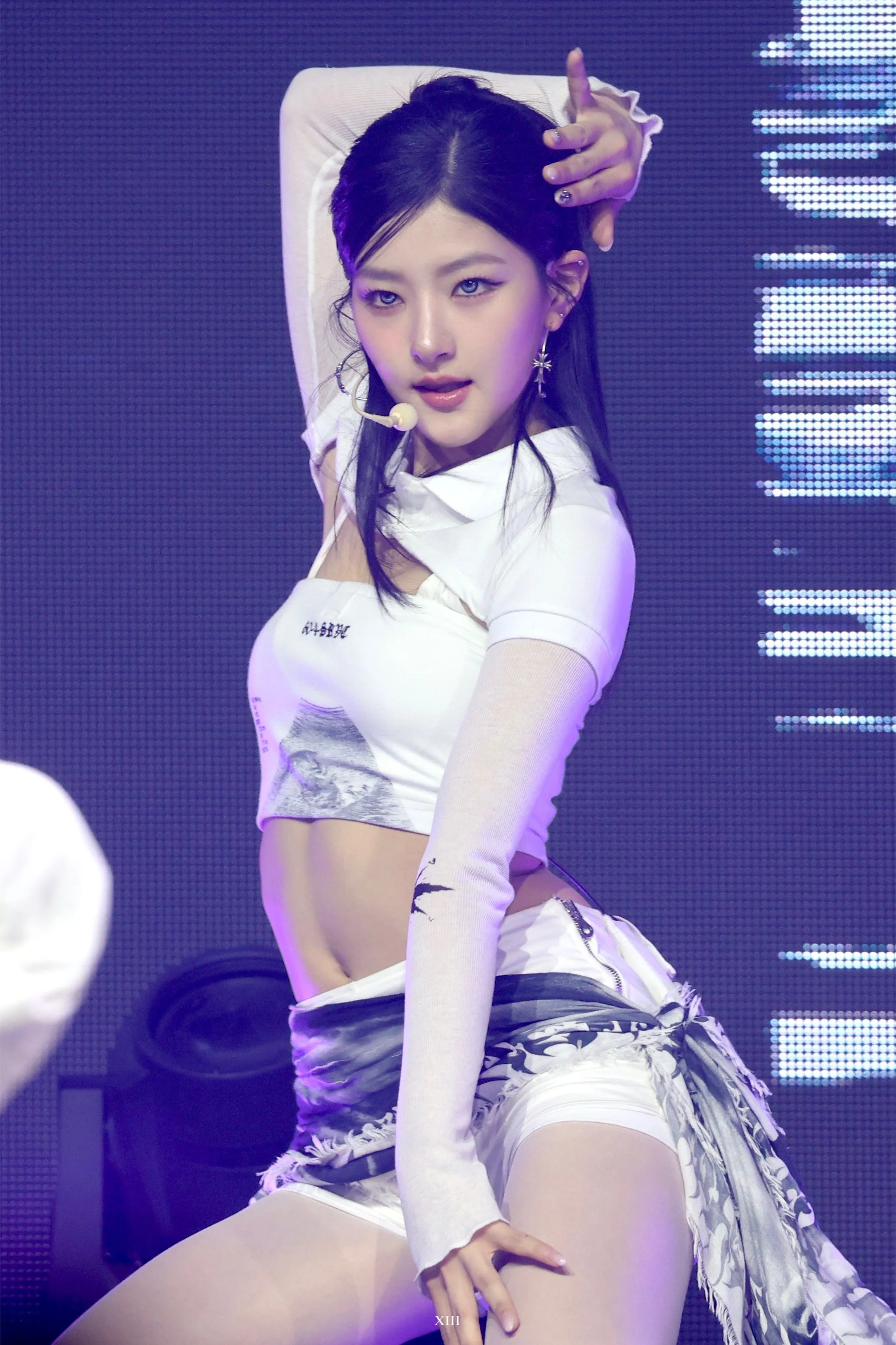 Haneul picture 1 of 3