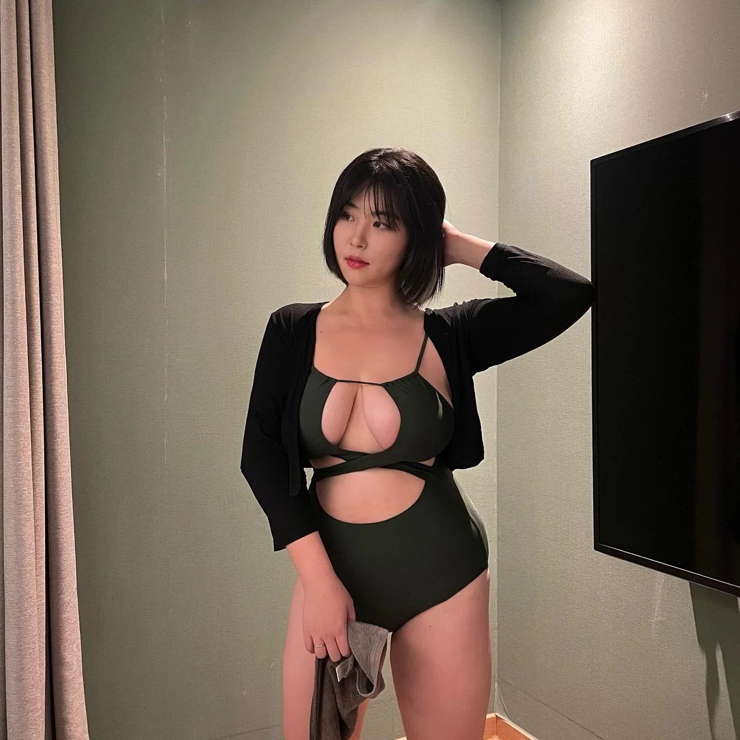 busty korean picture 8 of 13