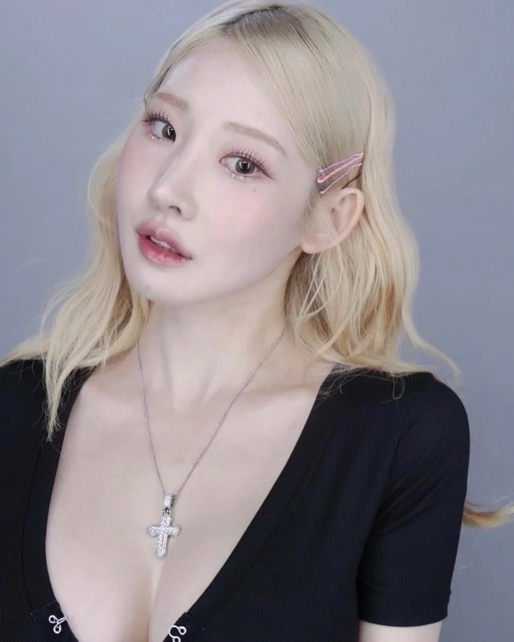 Asian blonde picture 1 of 4