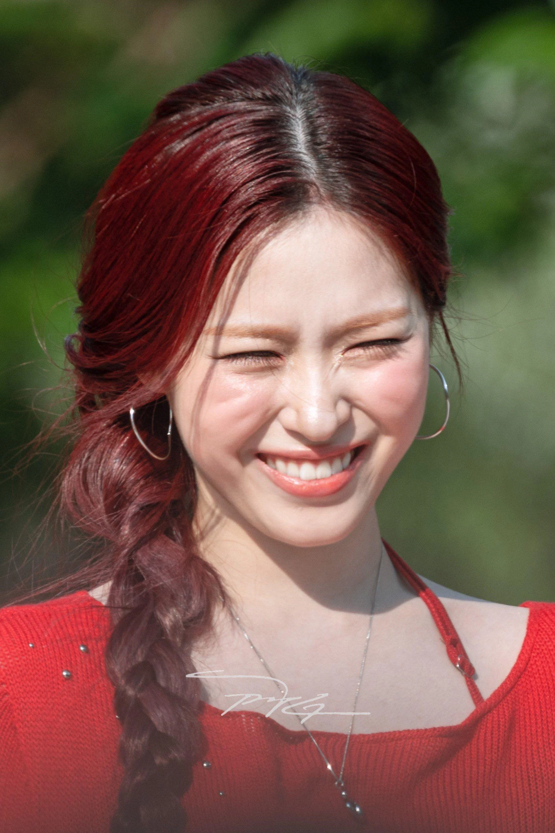 Itzy Ryujin picture 2 of 2