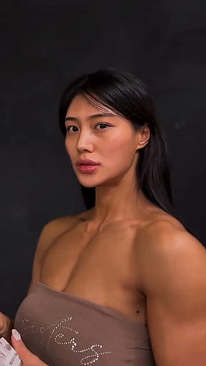 HYEJi YOO'