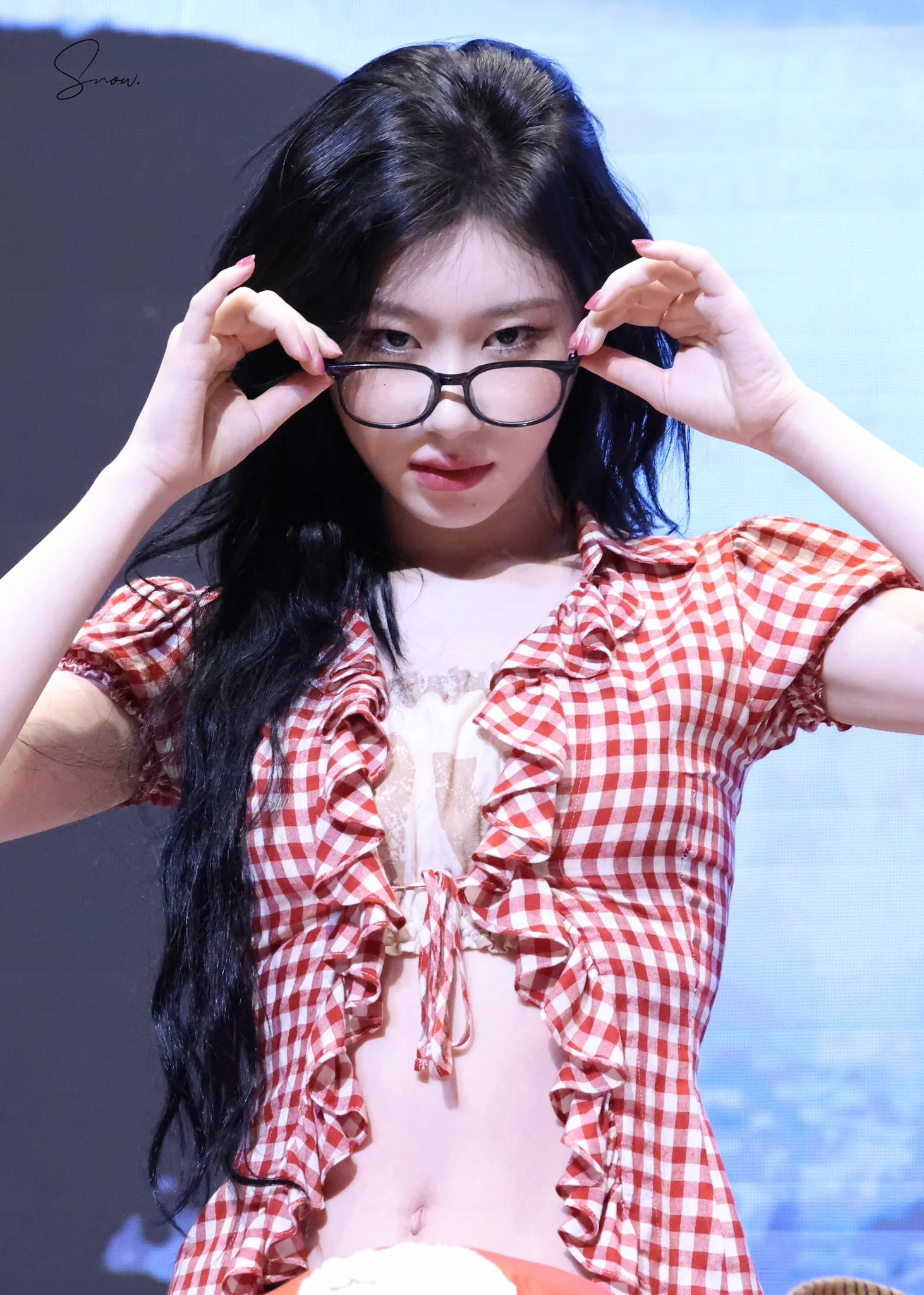 Itzy chaeryeong picture 2 of 2