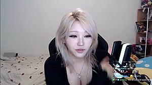Asian blonde'